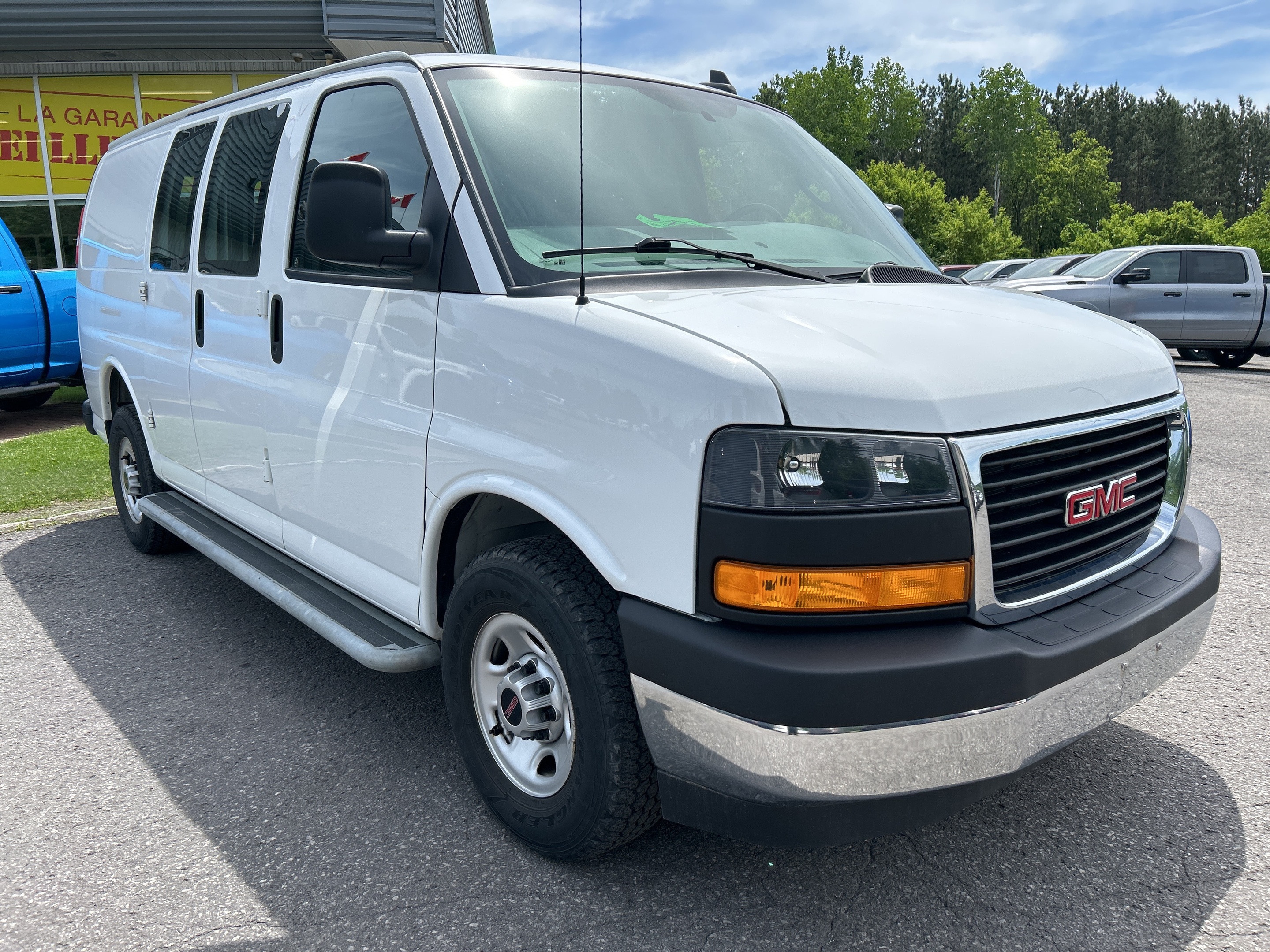 2021 GMC Savana Van 