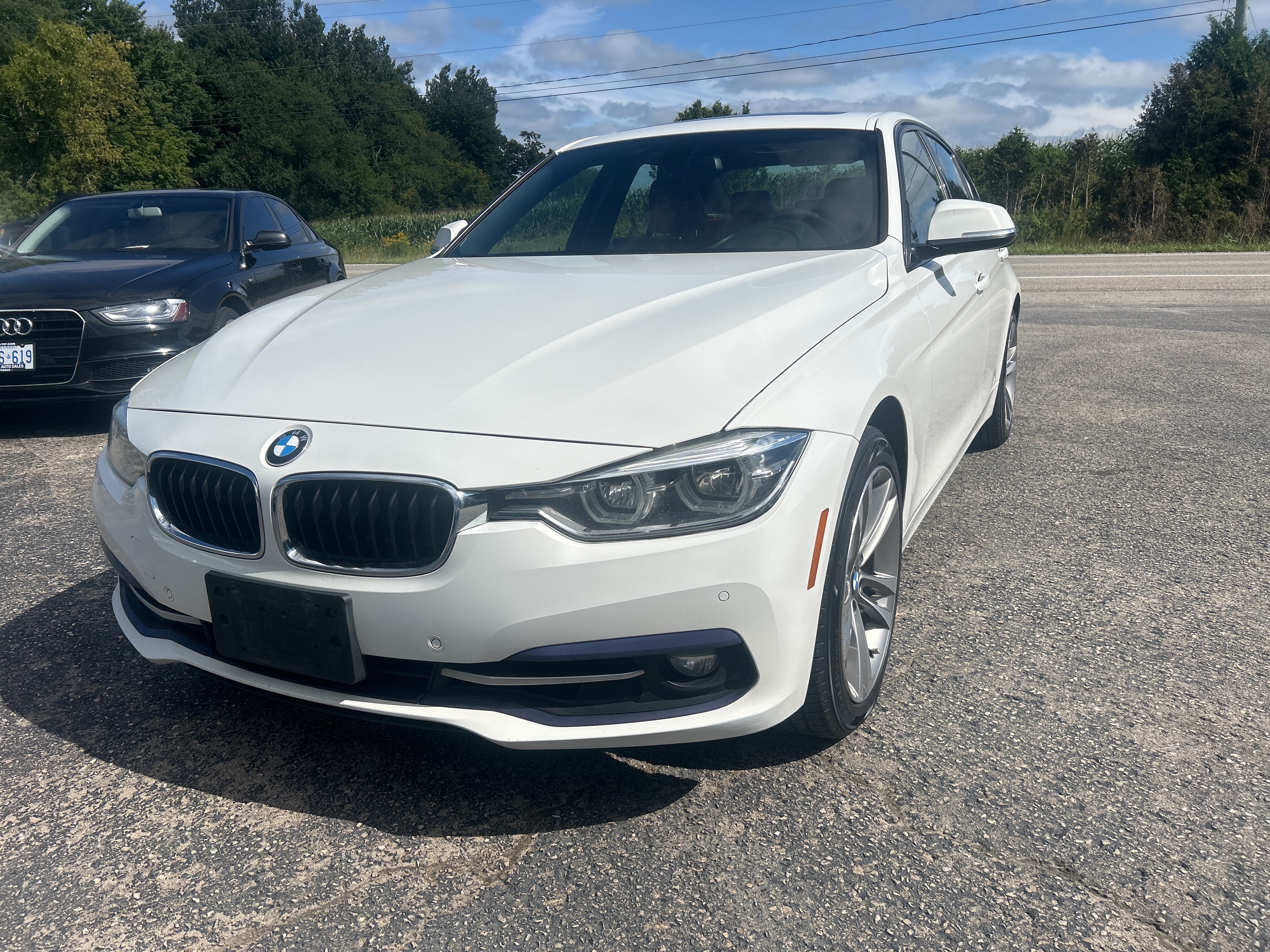 2017 BMW 3 Series 330i xDrive, Nav, Bluetooth, Back Up Cam