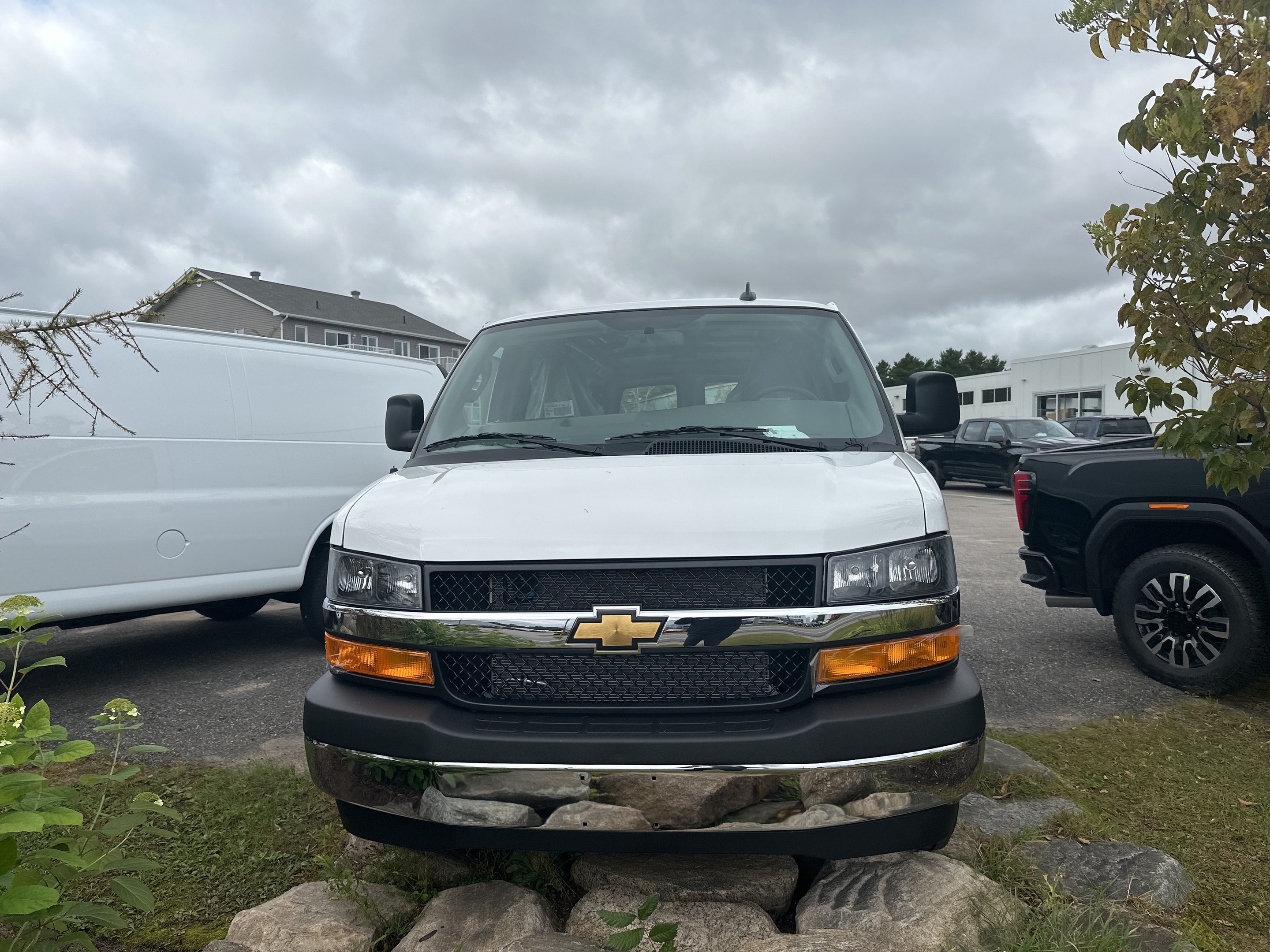 2024 Chevrolet Express 2500 WT 135''