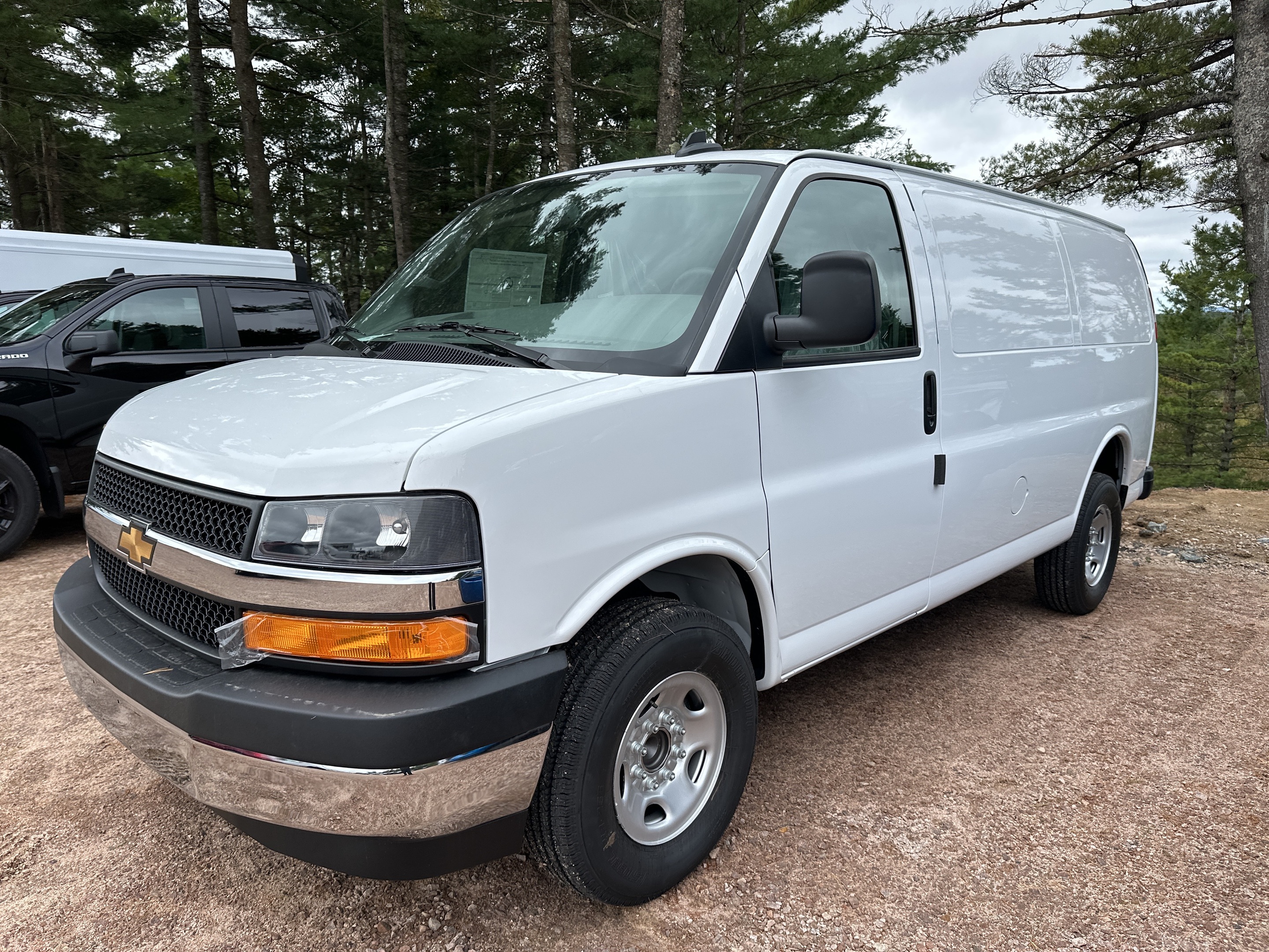 2024 Chevrolet Express 3500 WT 135''
