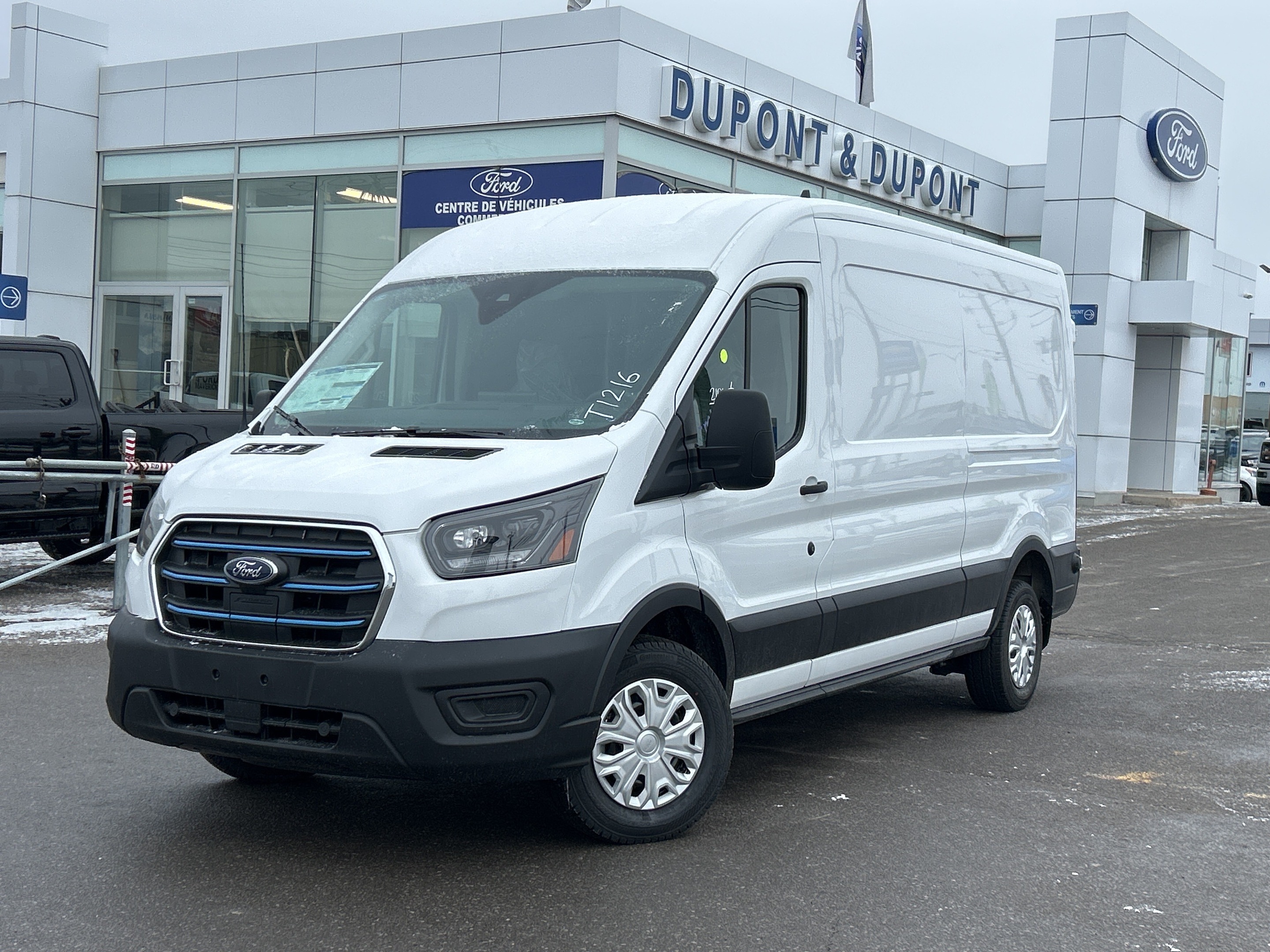 2024 Ford E-Transit Cargo Van E-TRANSIT FOURGONNETTE UTILITAIRE