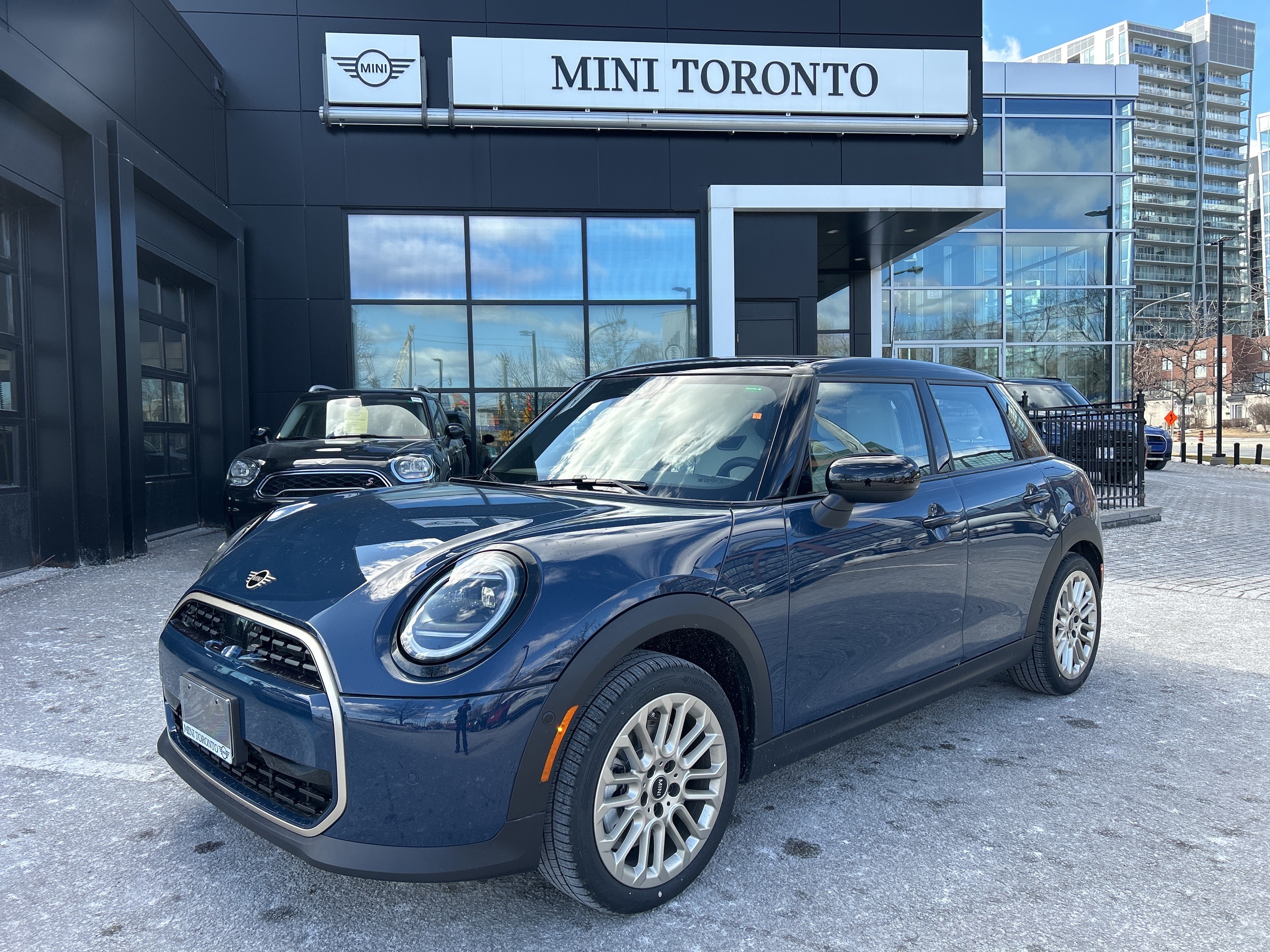 2025 MINI 5 Door Cooper C