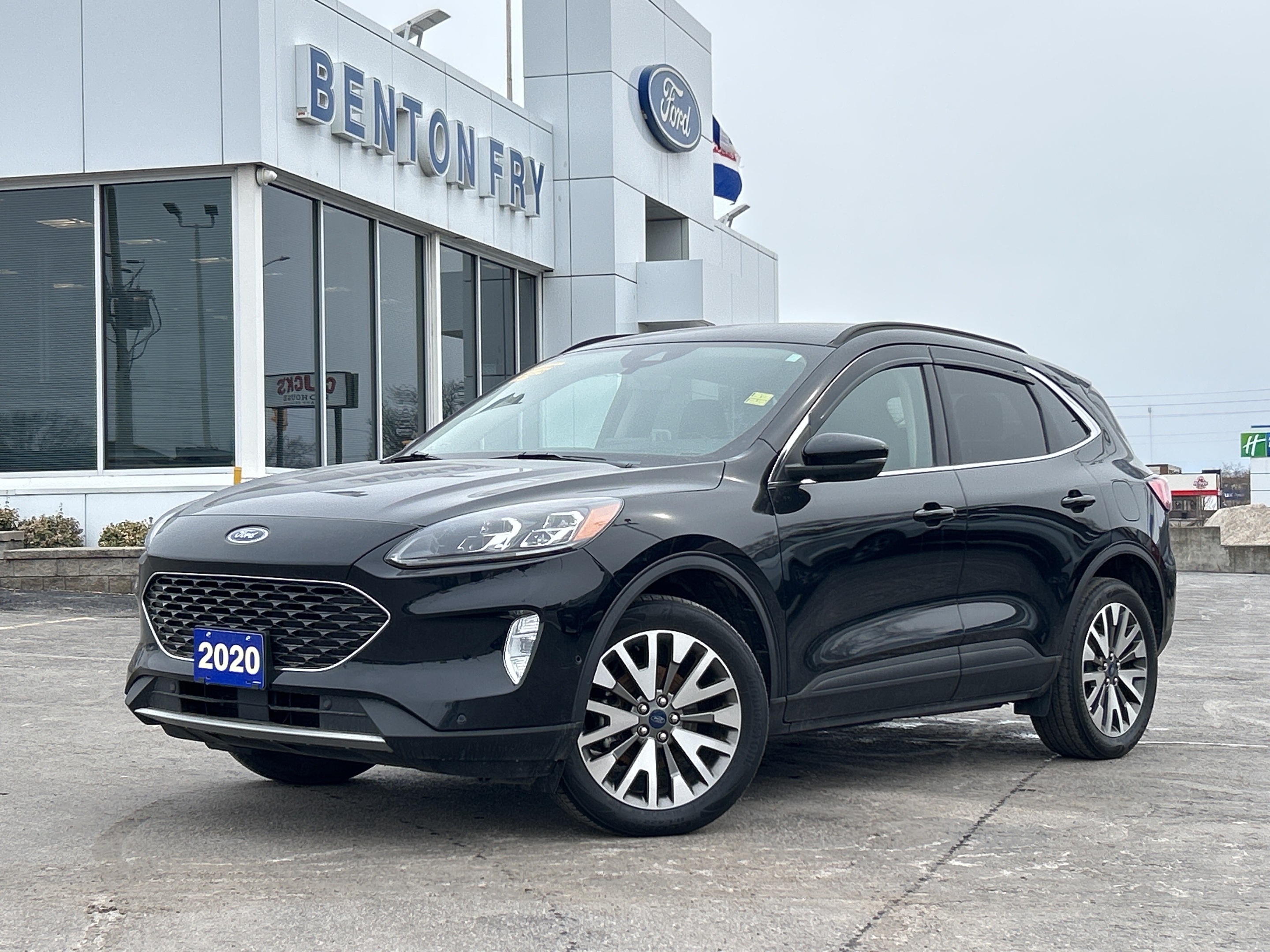 2020 Ford Escape Titanium Hybrid - 2.5L LEATHER NAV SYNC3 LANE KEEP