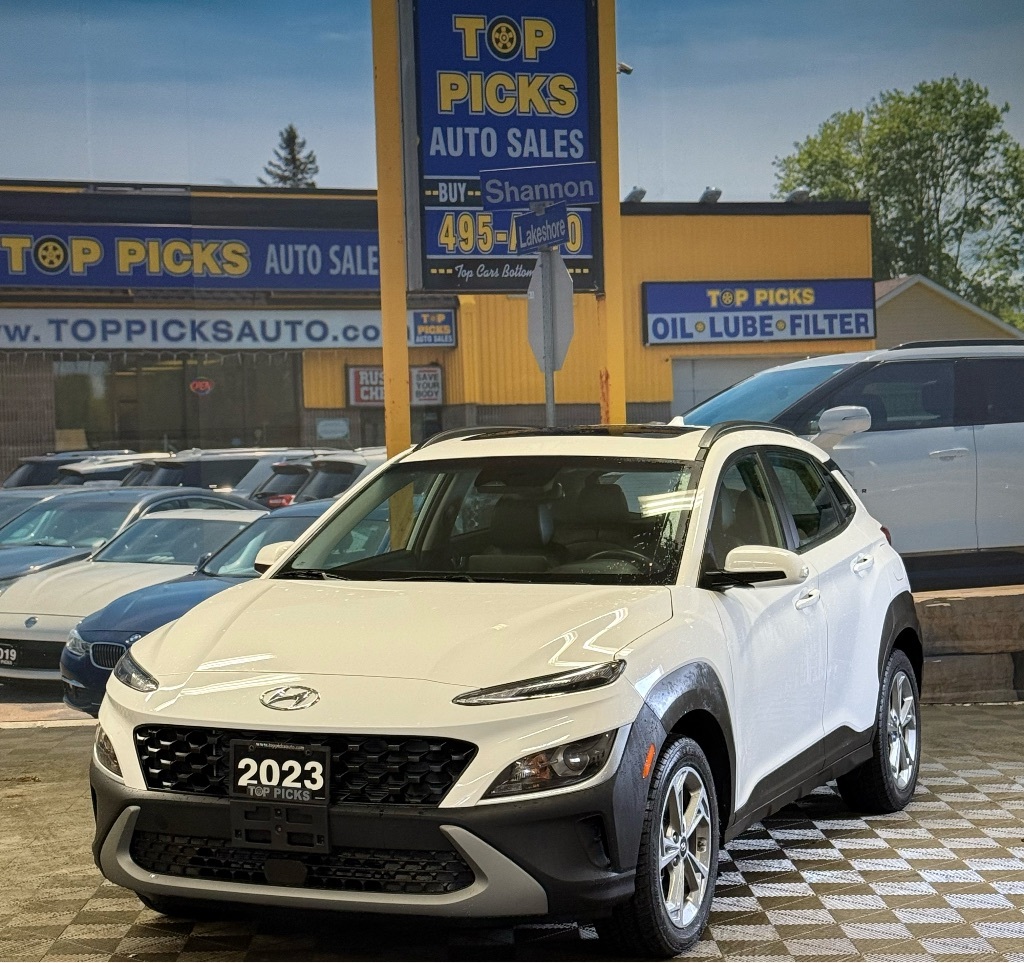 2023 Hyundai Kona AWD, Leather, Sunroof, Navigation Only 25,000 Kms!