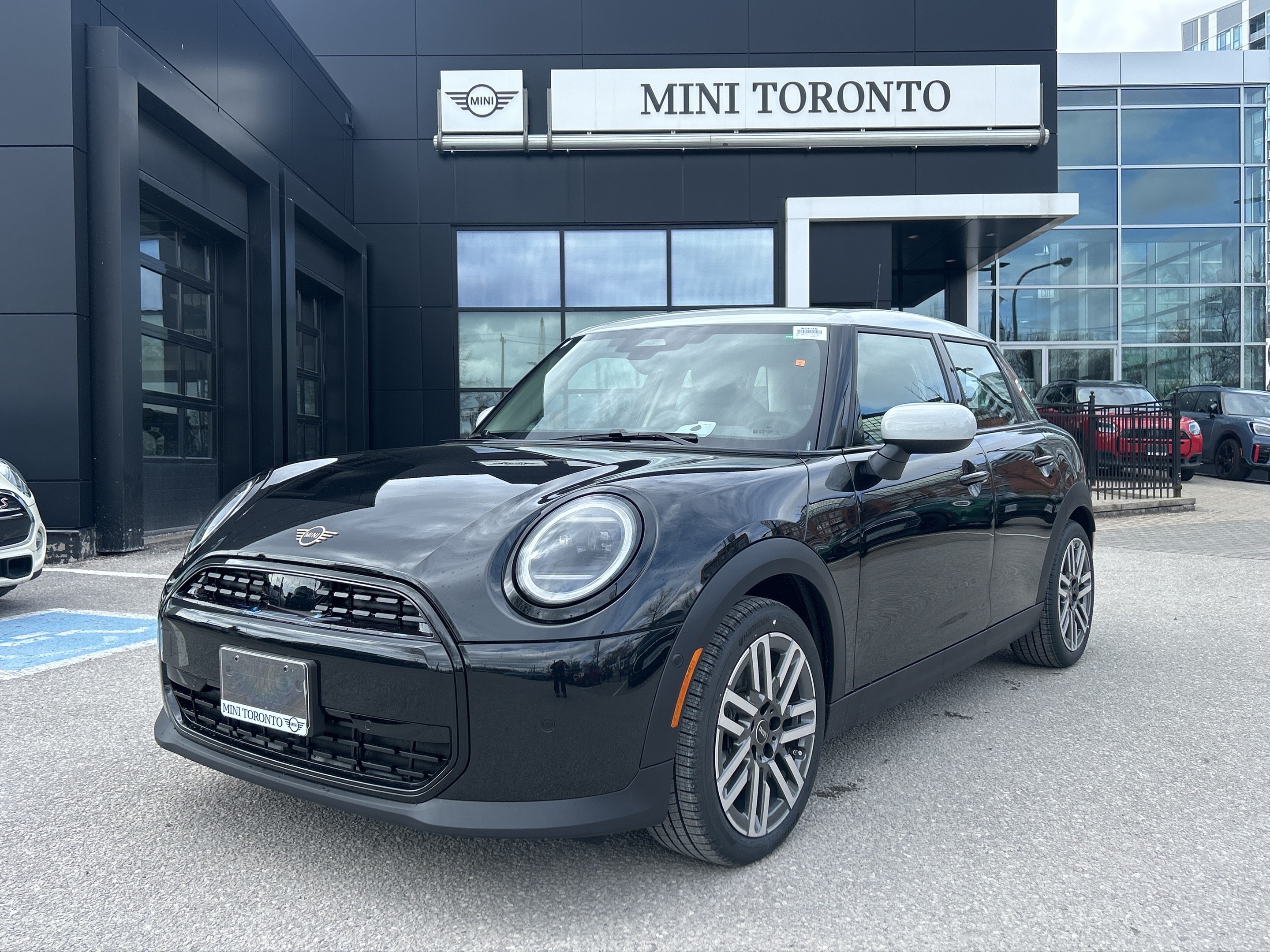 2025 MINI 5 Door Cooper C