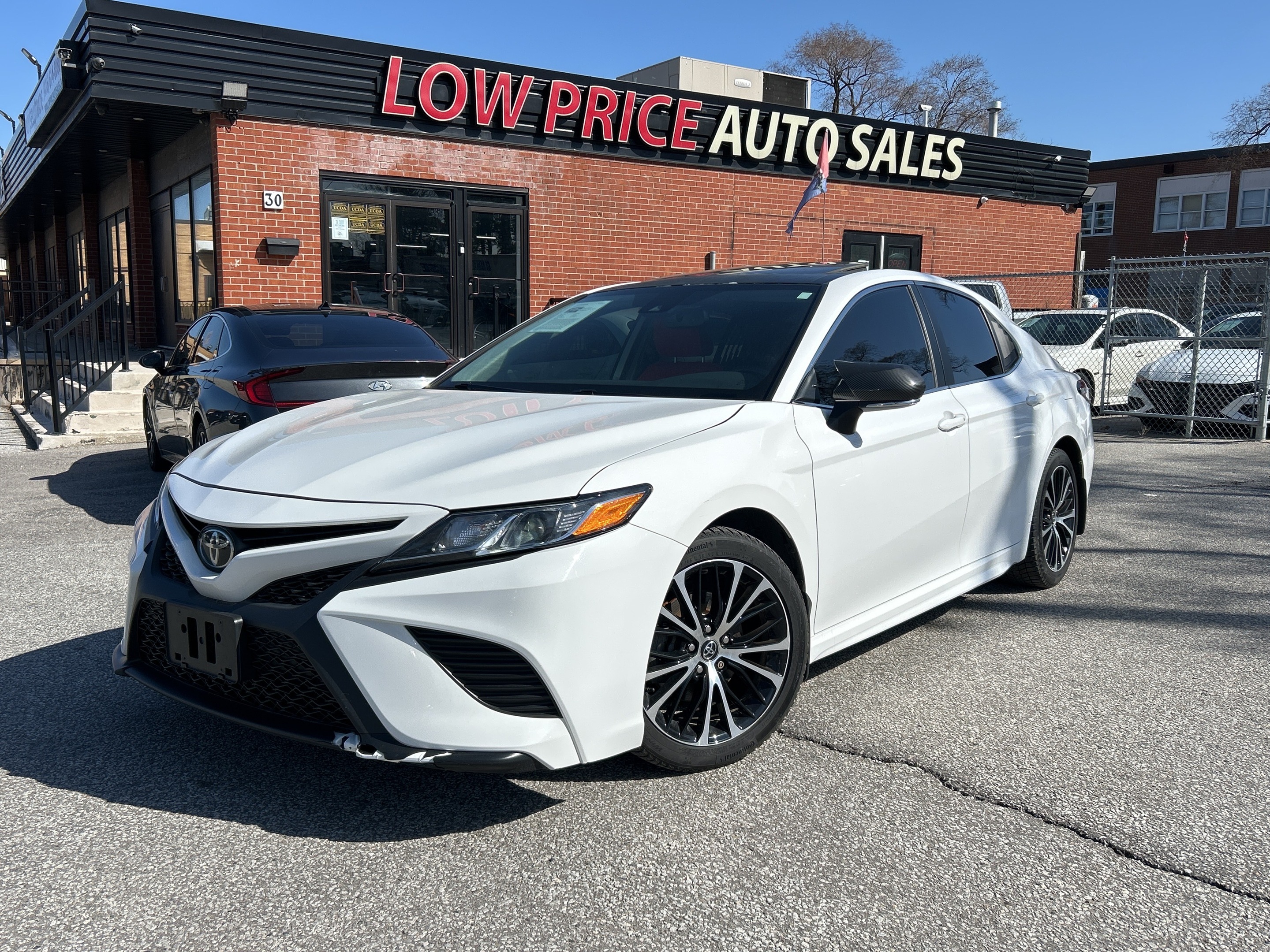 2020 Toyota Camry SE*GAS-SAVER*SUNROOF*FWD*4CYL*CARPLAY*HEATEDSEATS*