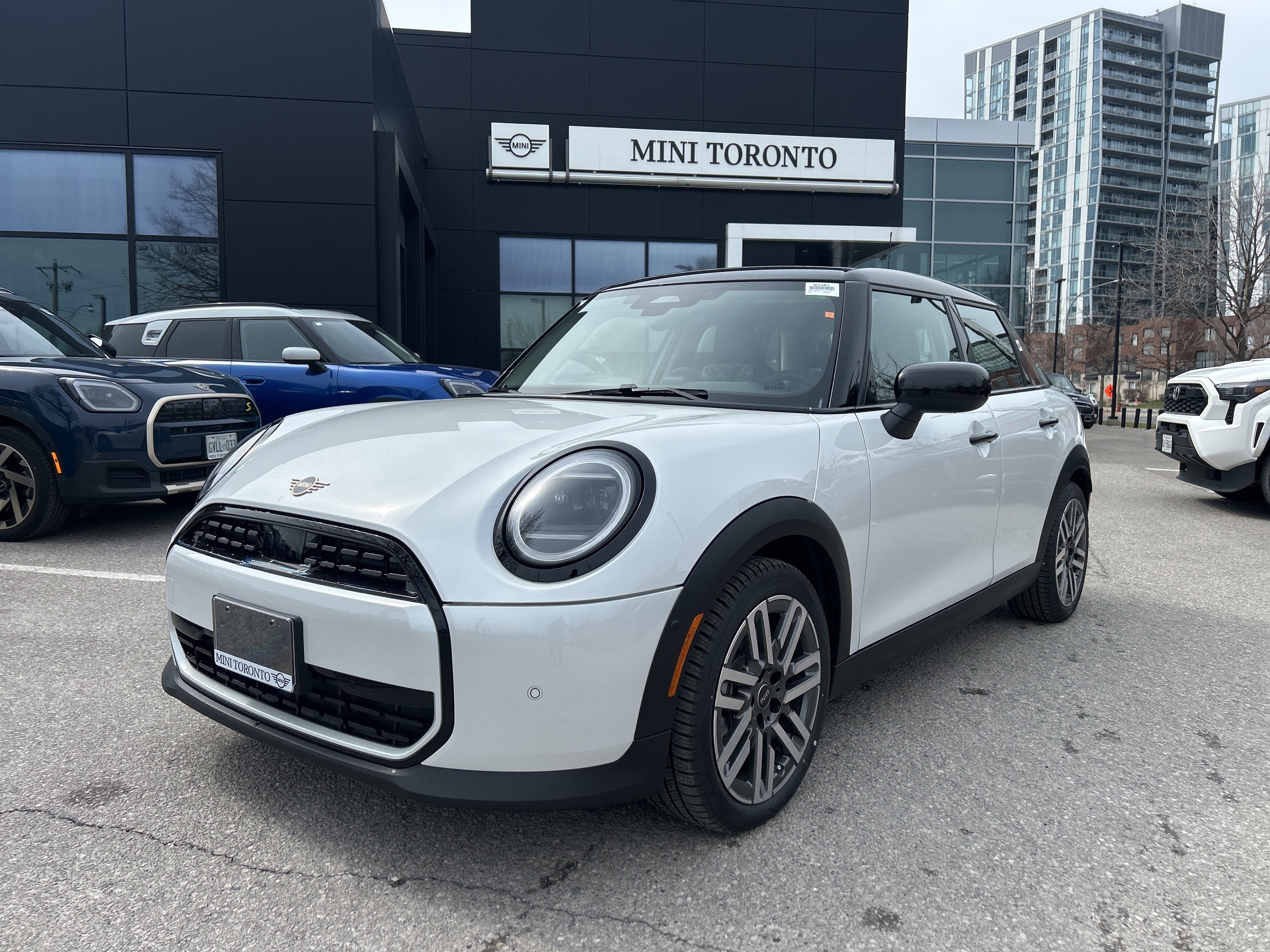 2025 MINI 5 Door Cooper C