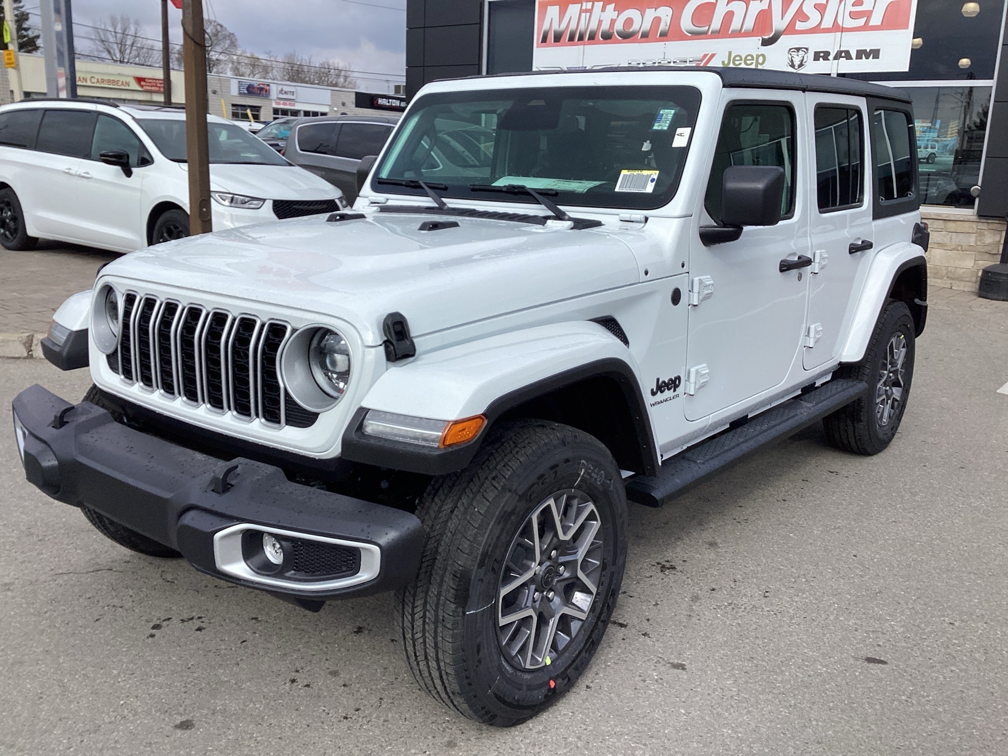 2025 Jeep Wrangler SAHARA 4DR 4X4, SIDE STEPS