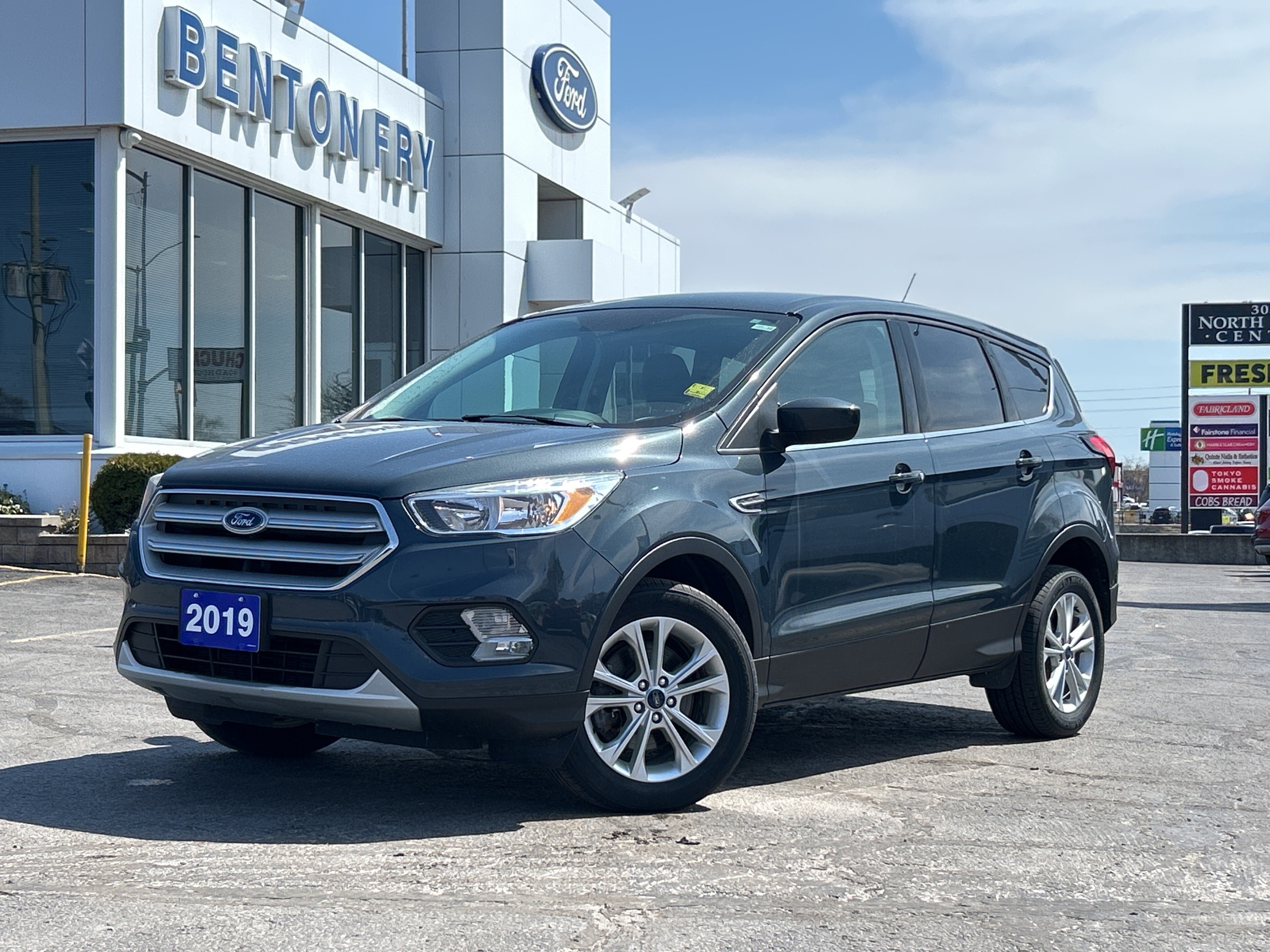 2019 Ford Escape SE - 1.5L SYNC3 TOUCHSCREEN NAV HEATED SEATS POWER