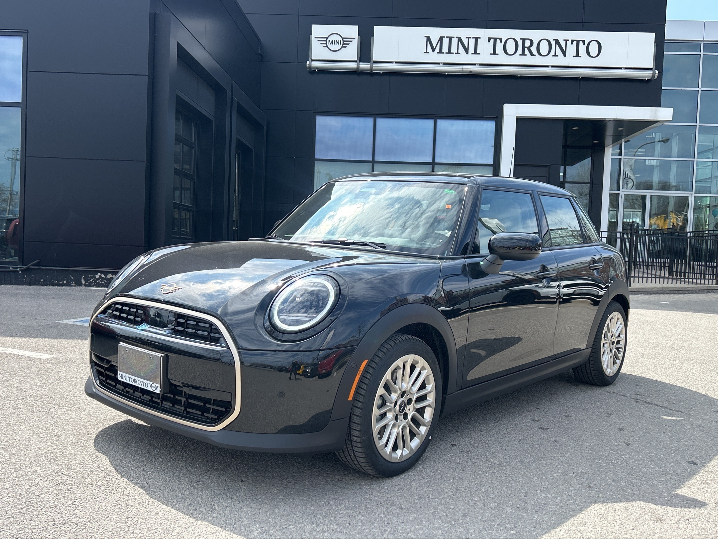 2025 MINI 5 Door Cooper C