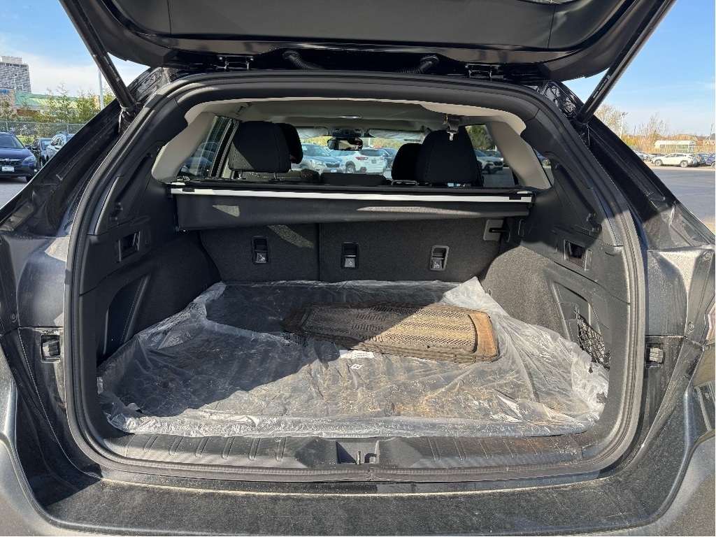 2025 Subaru Outback Touring, Toronto, Cash