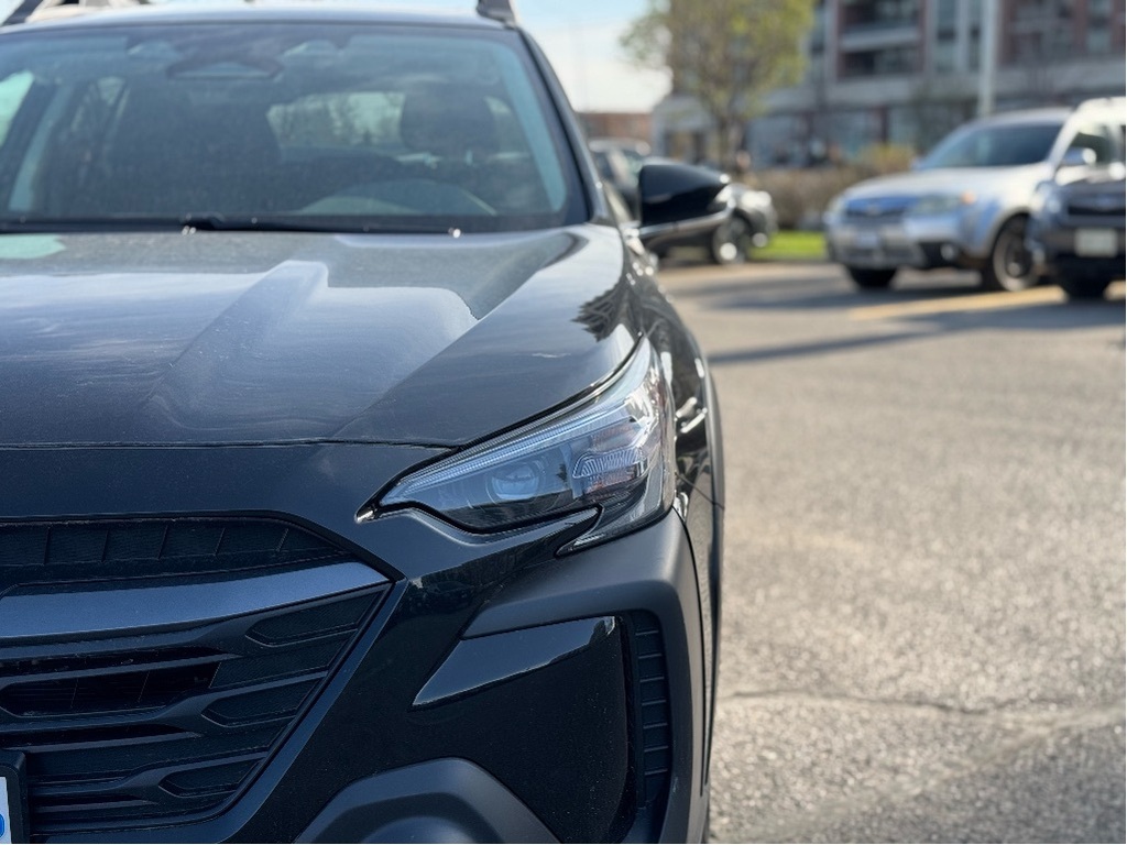 2025 Subaru Outback Touring, Toronto, Cash