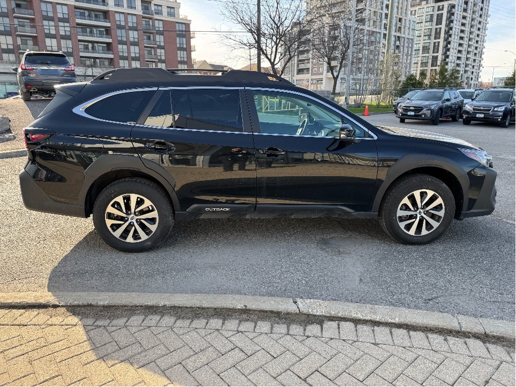 2025 Subaru Outback Touring, Toronto, Cash