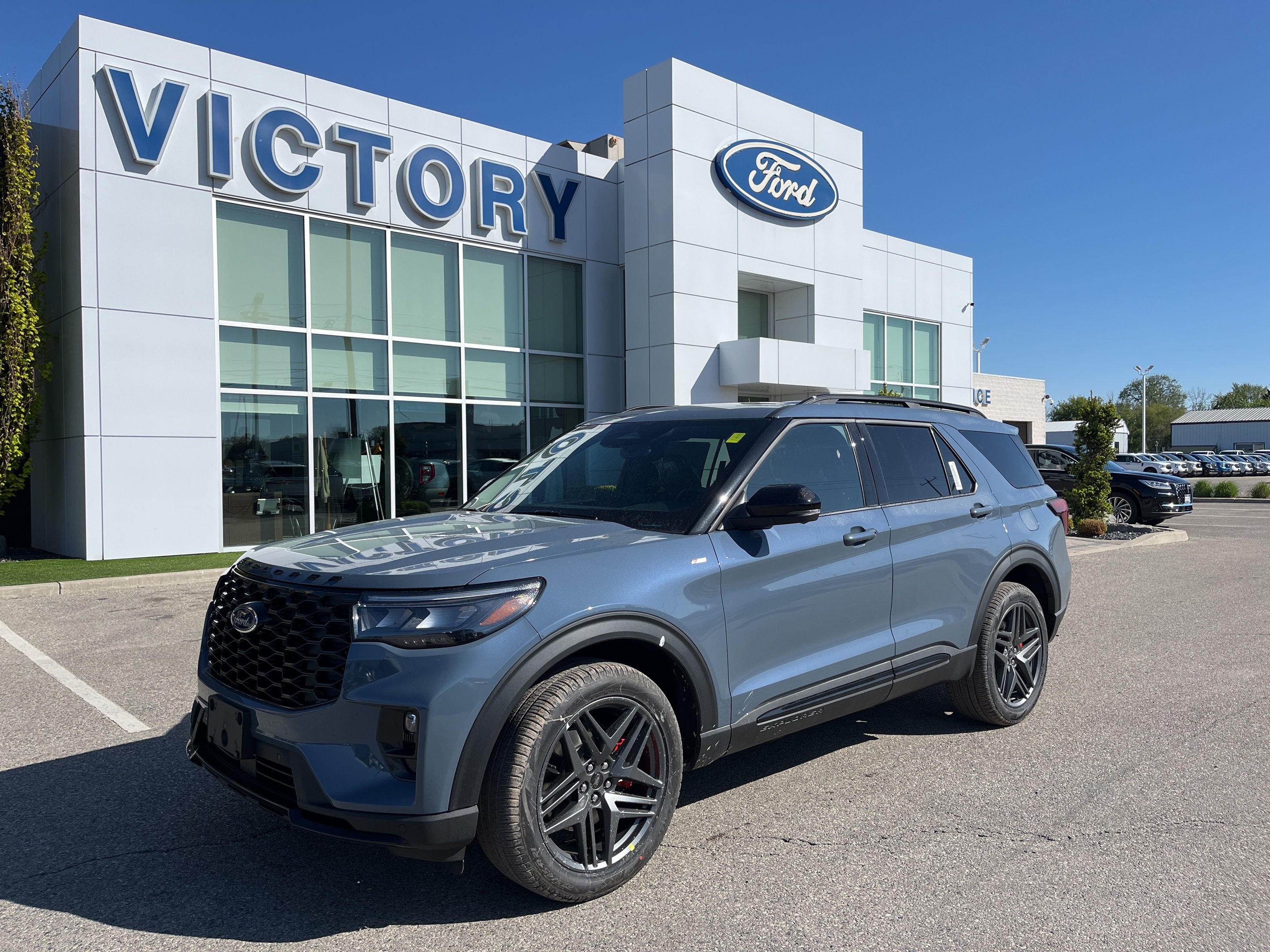 2025 Ford Explorer 