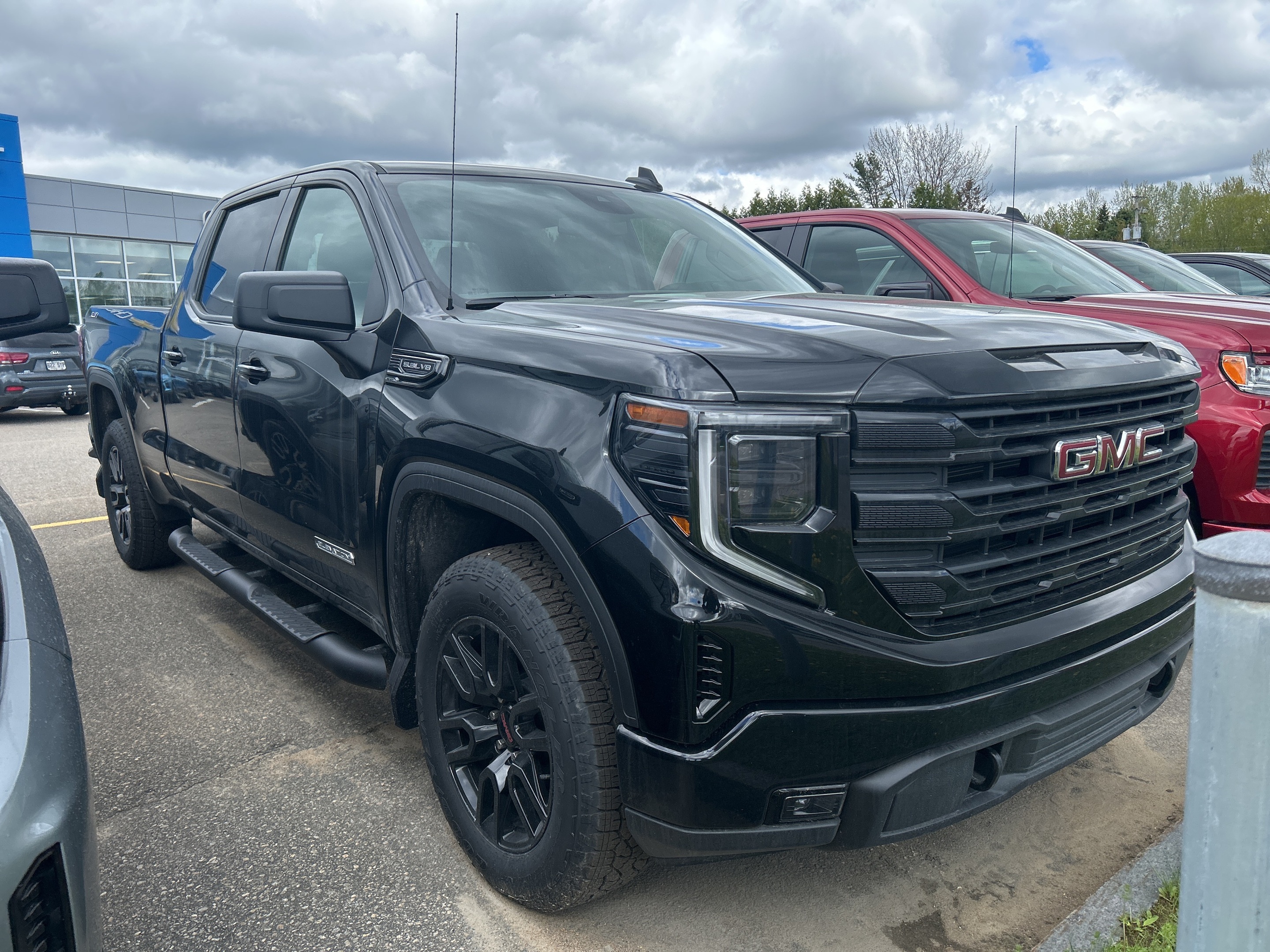 2025 GMC Sierra 1500 ELEVATION