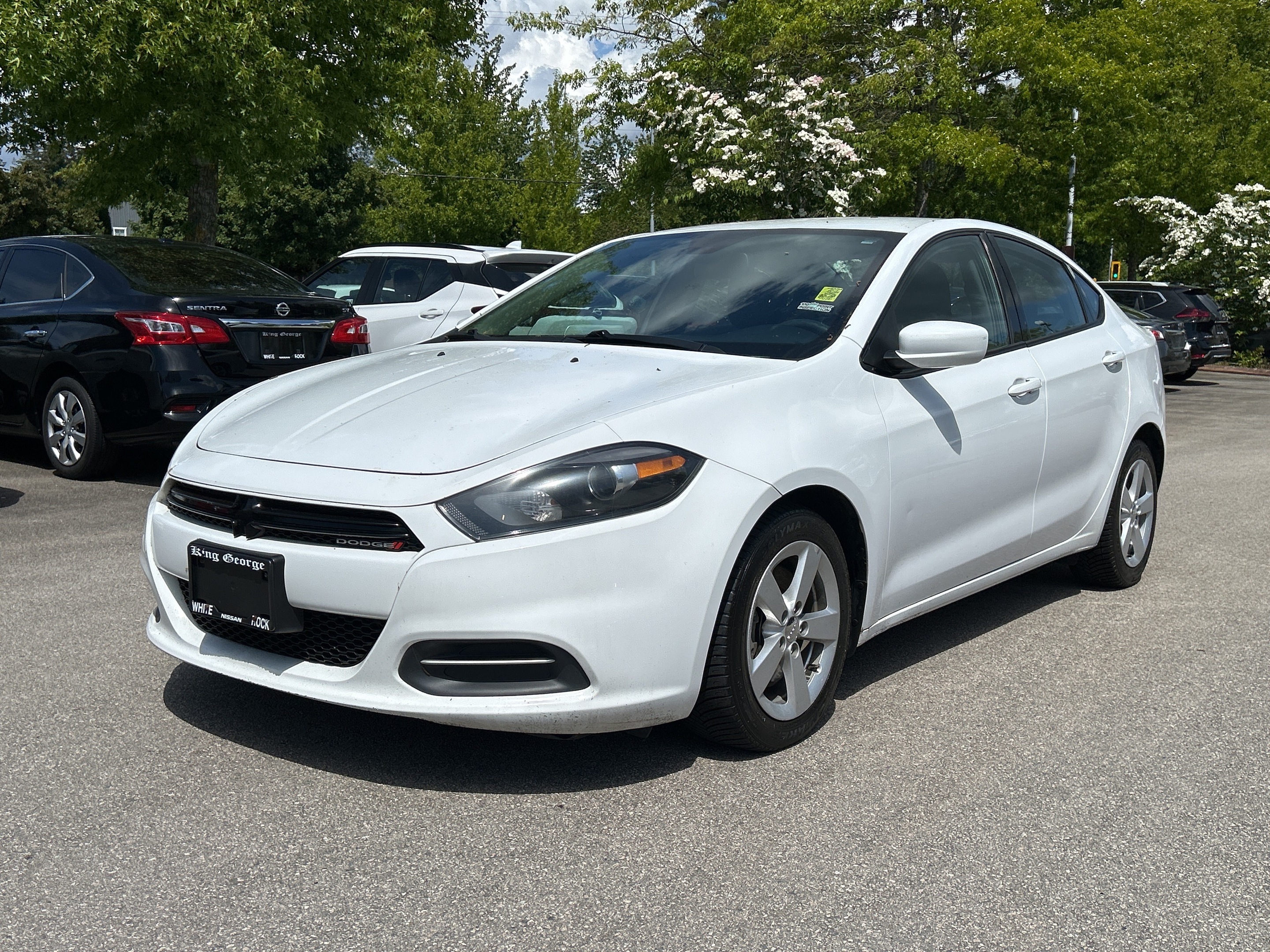 White 2015 Dodge Dart SXT FWD Sedan Front-Wheel Drive 3-Speed Automatic