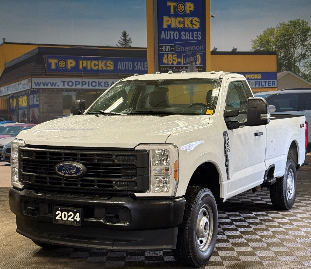 2024 Ford F-250 Reg Cab, 4x4, 6.8 Liter, Only 300 Kms!.GREAT PRICE