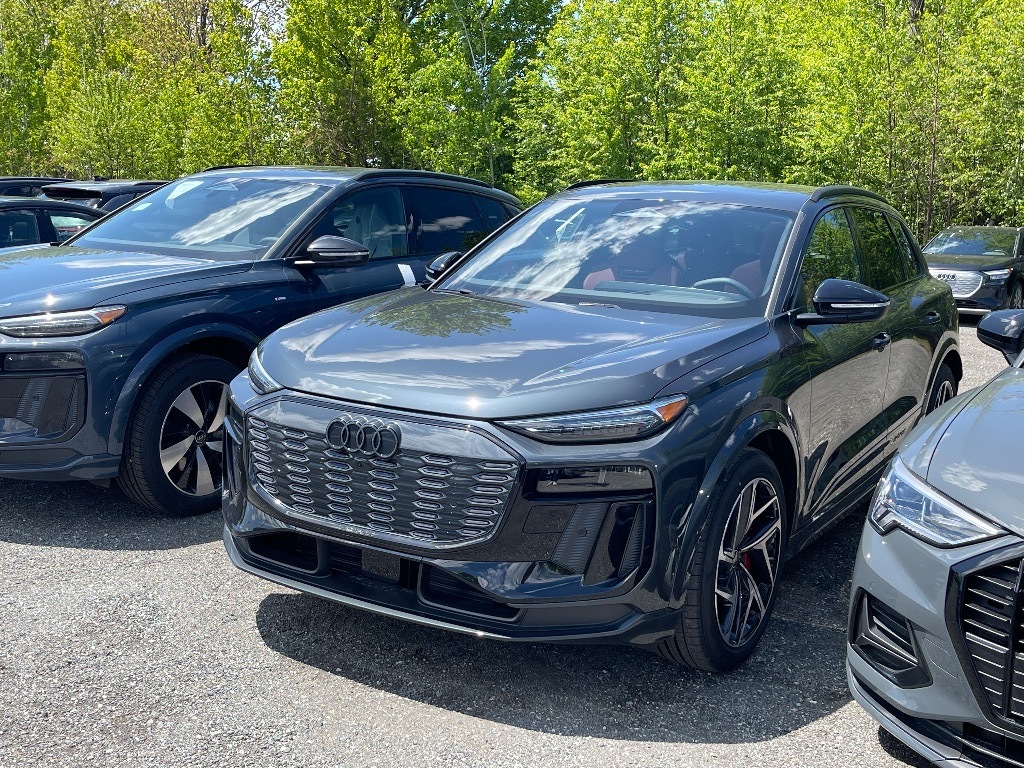 2025 Audi SQ6 e-tron SQ6 E-TRON