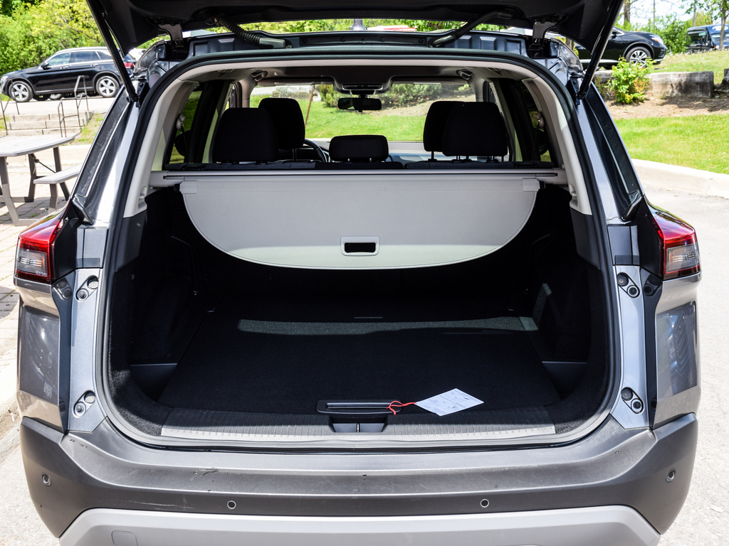 2023 Nissan Rogue SV Moonroof, Toronto, Cash