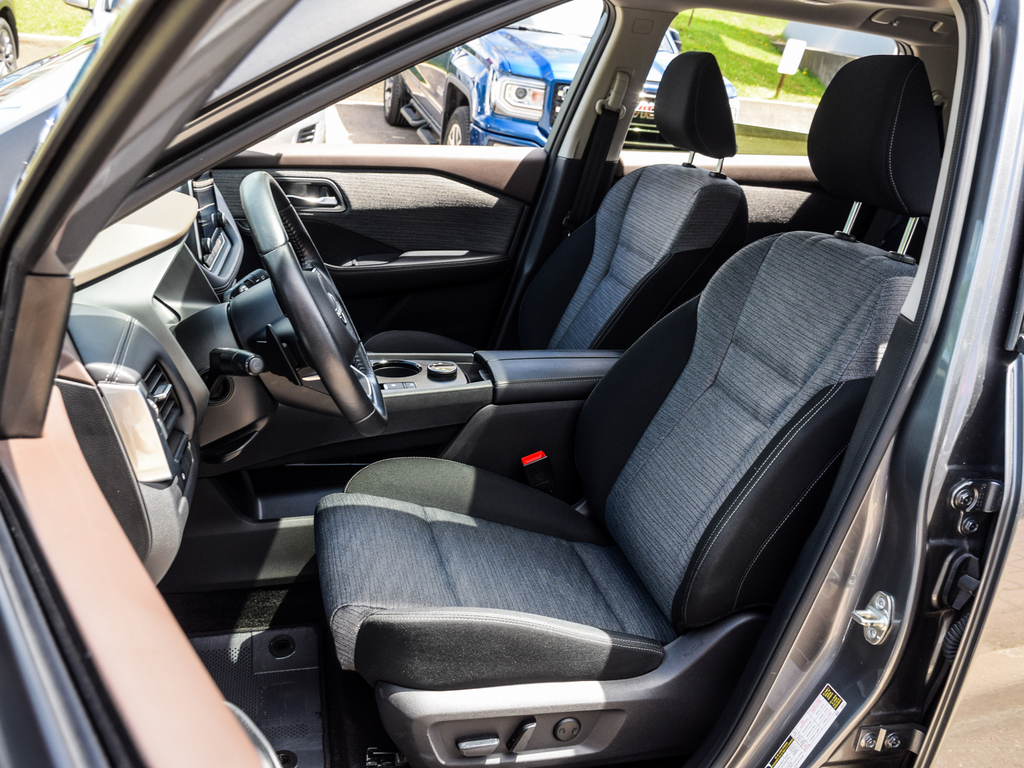 2023 Nissan Rogue SV Moonroof, Toronto, Cash