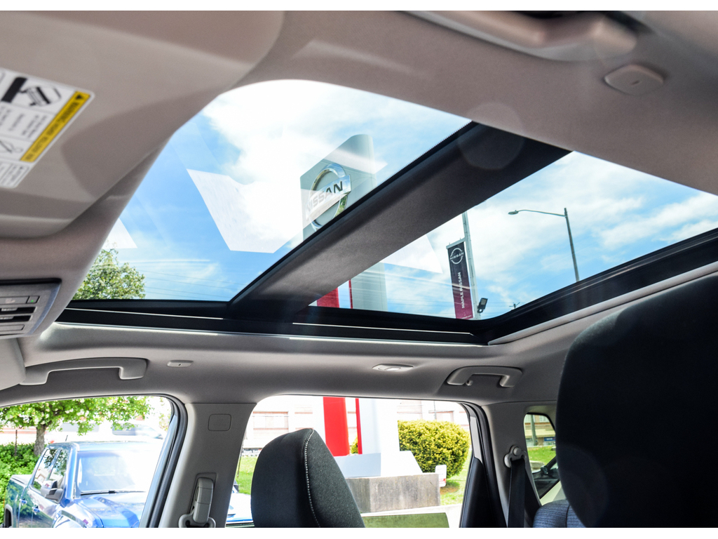 2023 Nissan Rogue SV Moonroof, Toronto, Cash