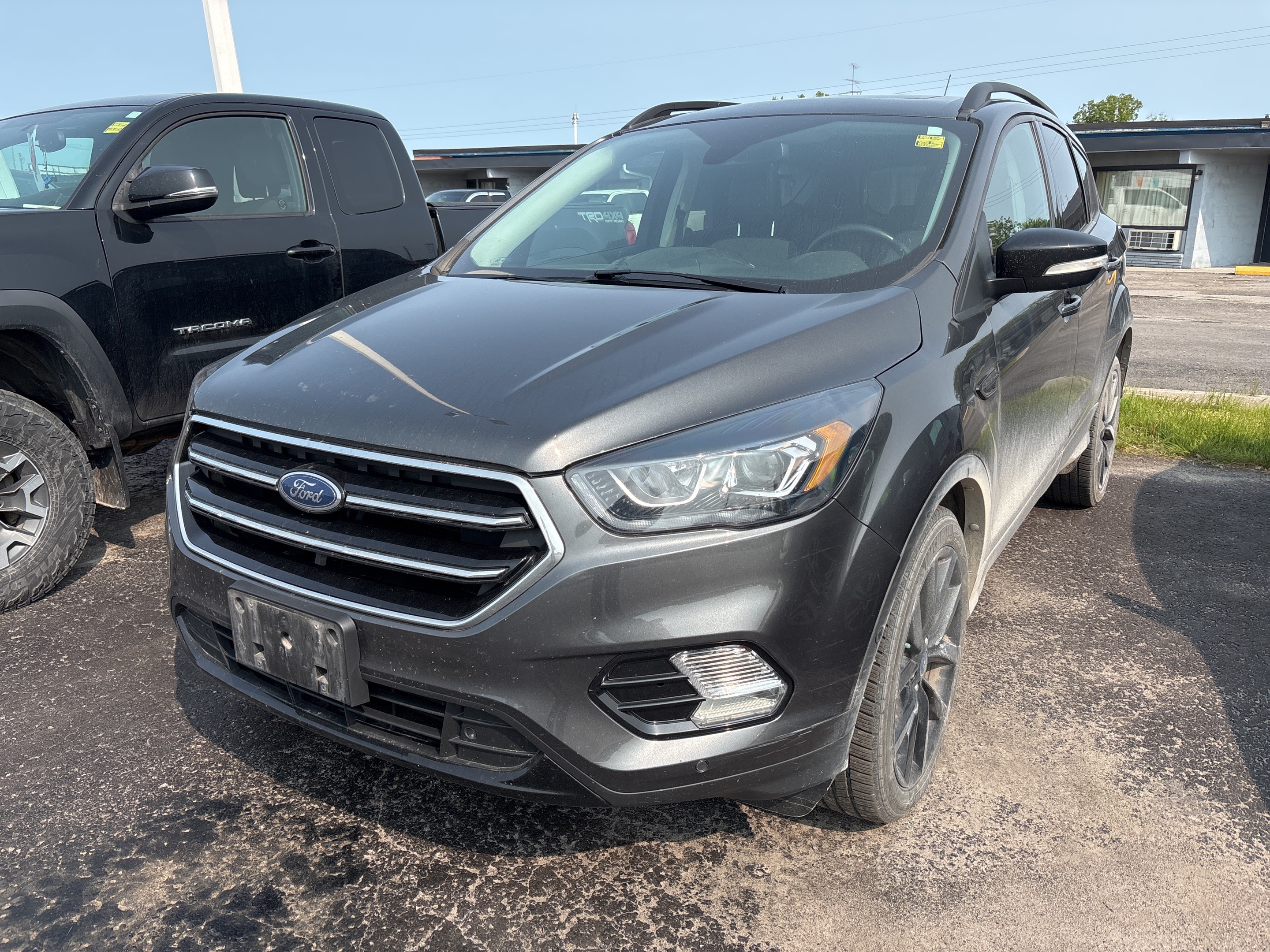 2019 Ford Escape Titanium - 2.0L LEATHER PANO ROOF CLASS II TRAILER