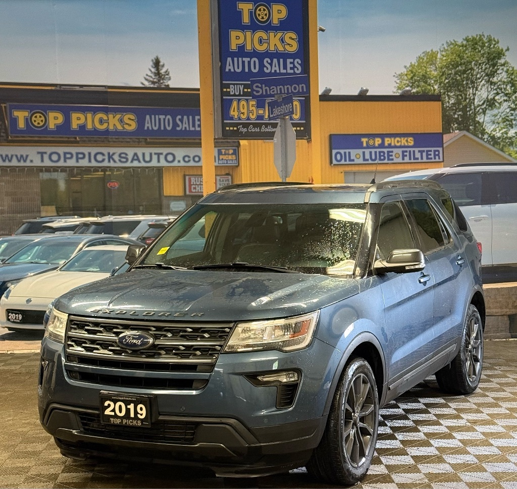 2019 Ford Explorer XLT, Sport Appearance, Adaptive Cruise, Low Kms!
