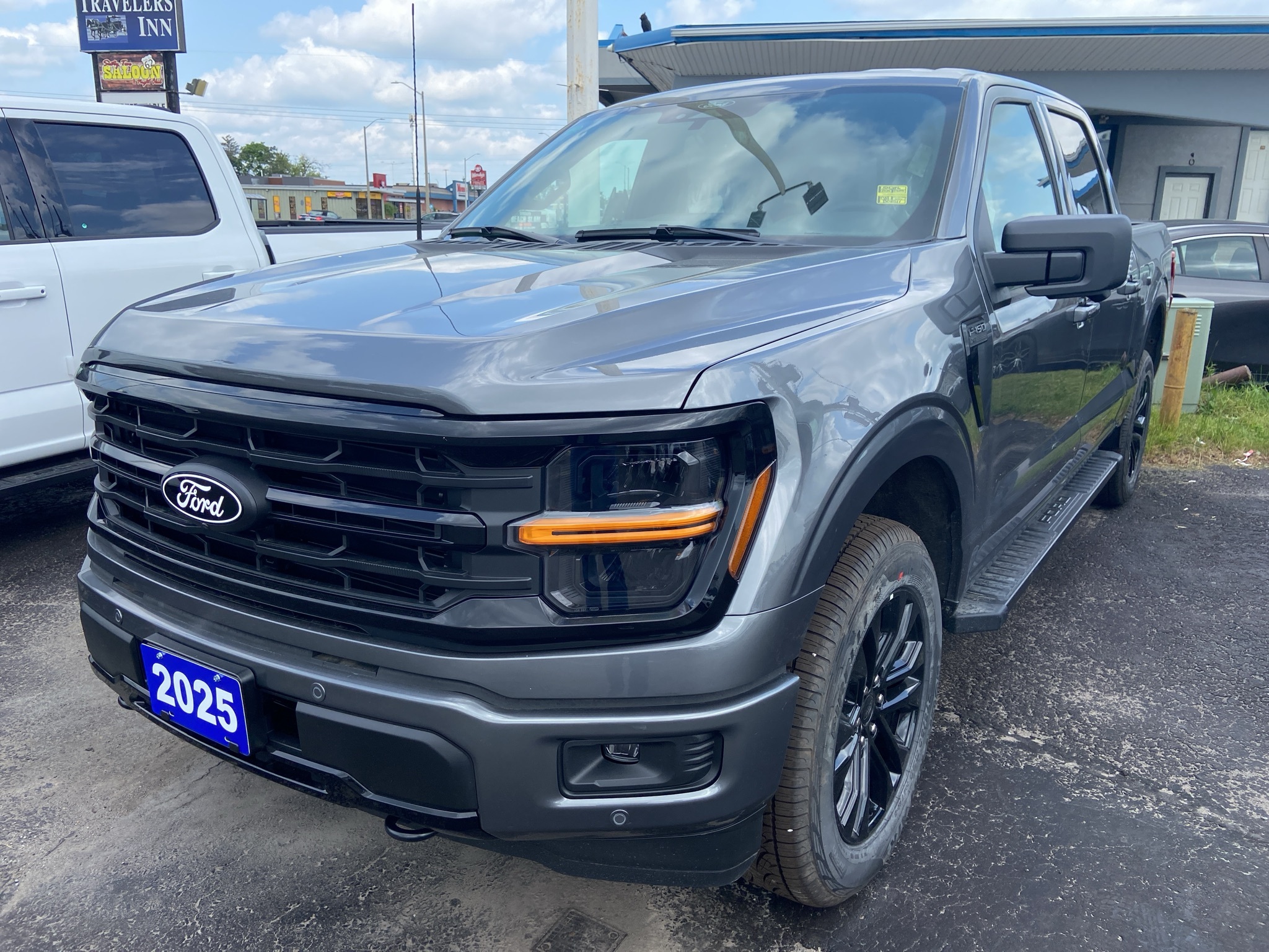 2025 Ford F-150 XLT - SPORT CREW 302 PKG 2.7L BLACK PLUS PACKAGE P