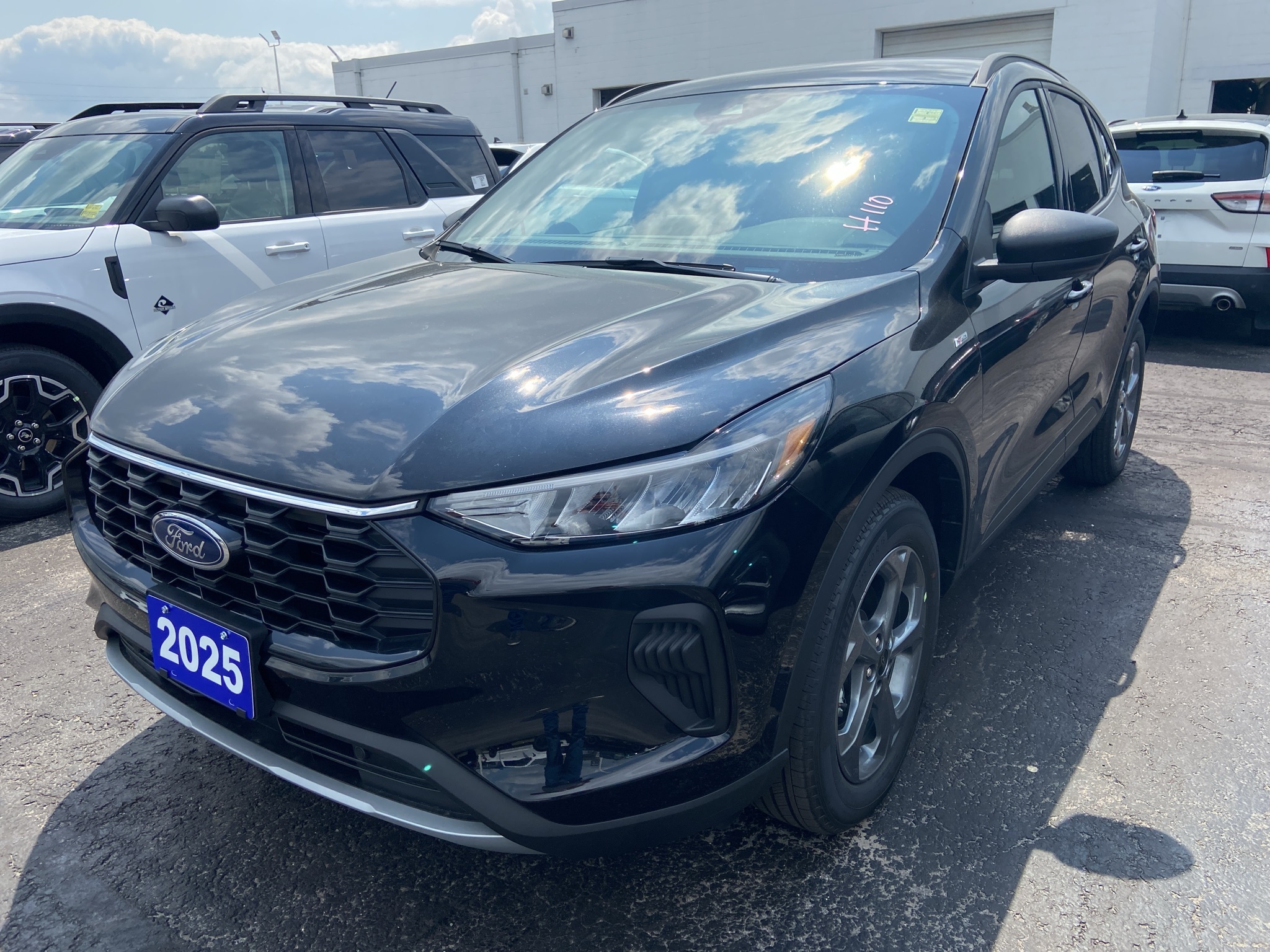2025 Ford Escape ST-Line - AWD 1.5L 300A PKG ADAPTIVE CRUISE 13.2 I