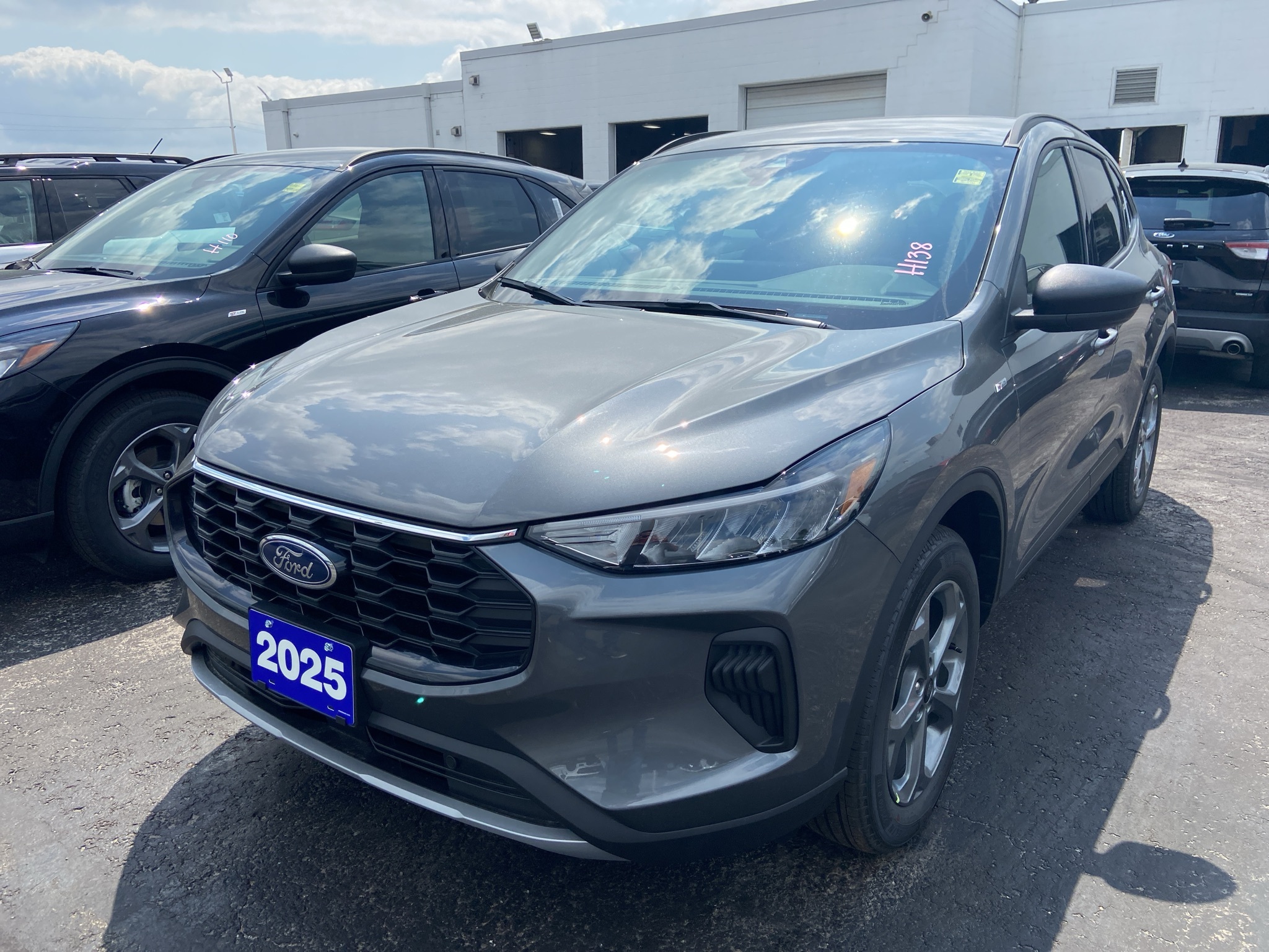 2025 Ford Escape ST-Line - AWD 1.5L 300A PKG ADAPTIVE CRUISE 13.2 I