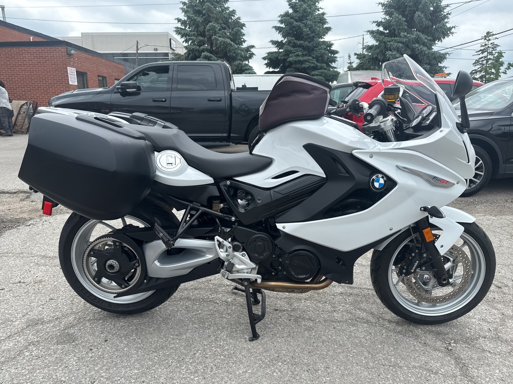 2017 BMW F800 GT ~ BMW F800GT ~ SIDE BAGS ~ HTD GRIPS ~ CLEAN ~