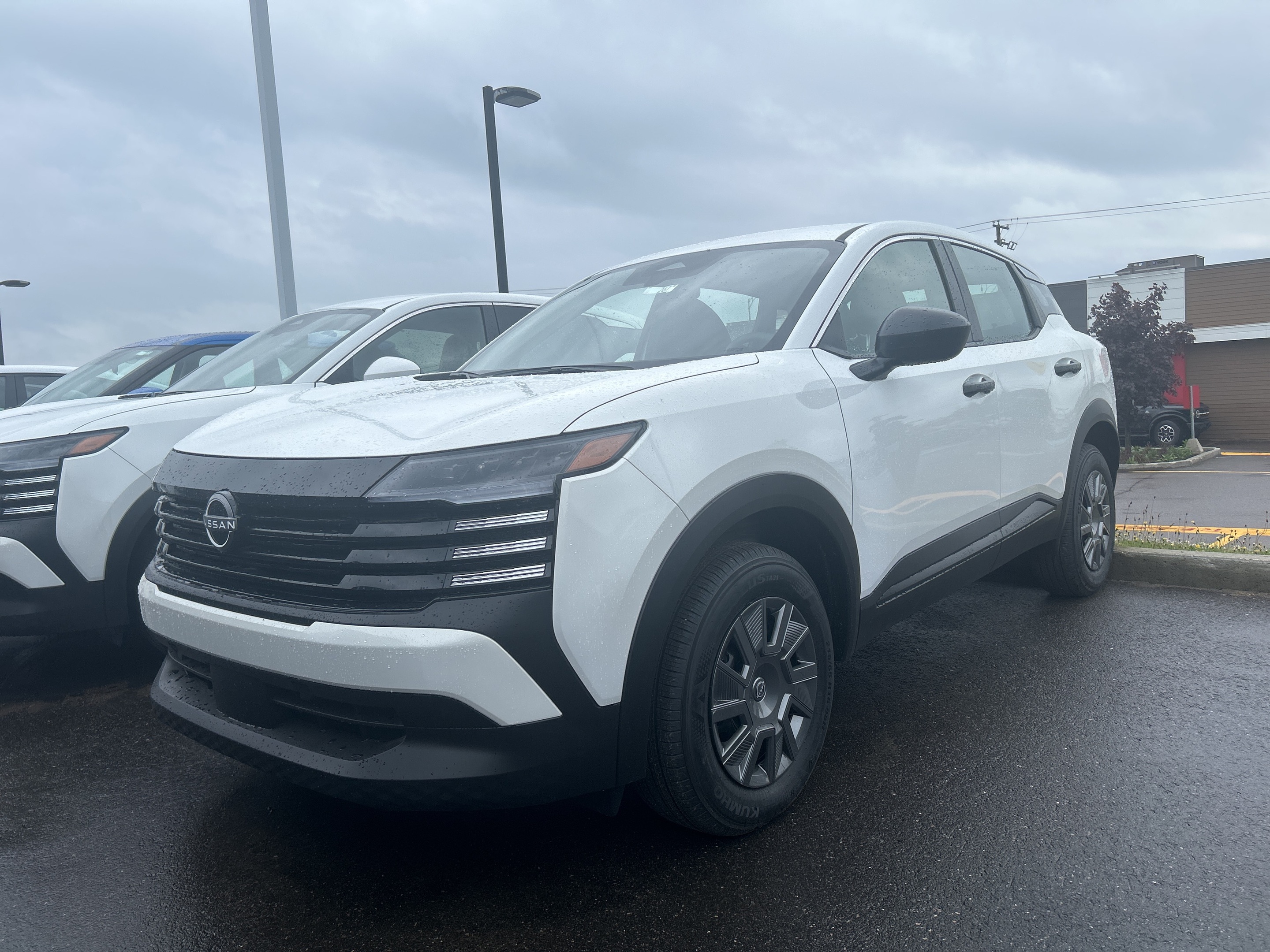2025 Nissan Kicks S