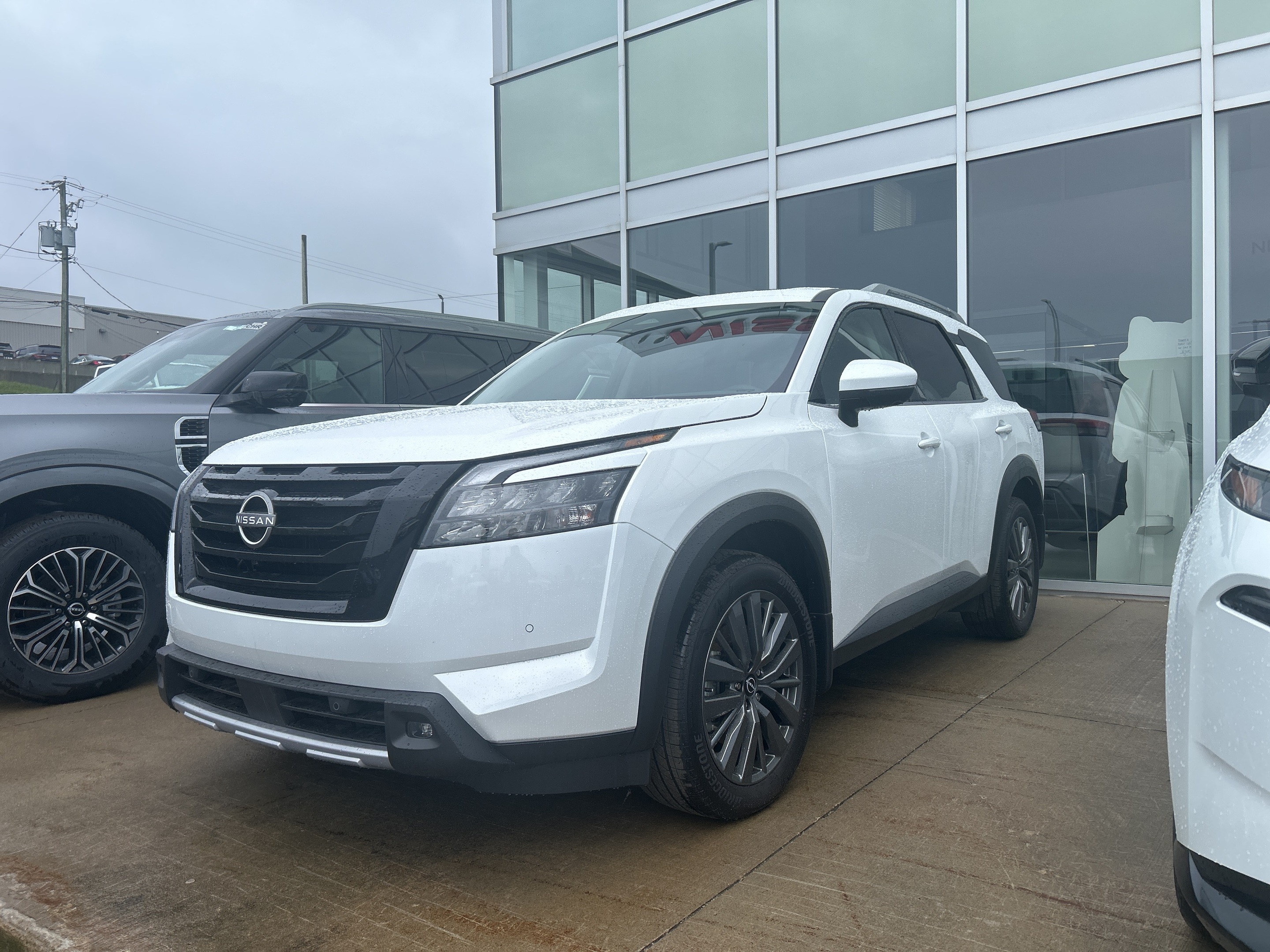 2025 Nissan Pathfinder SL 4WD