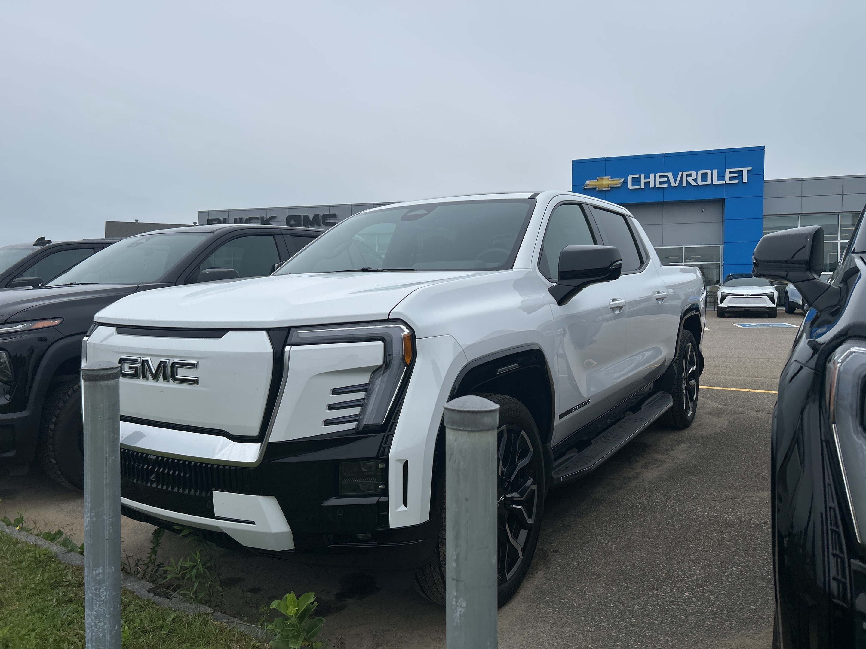 2025 GMC Sierra EV Denali Max Range