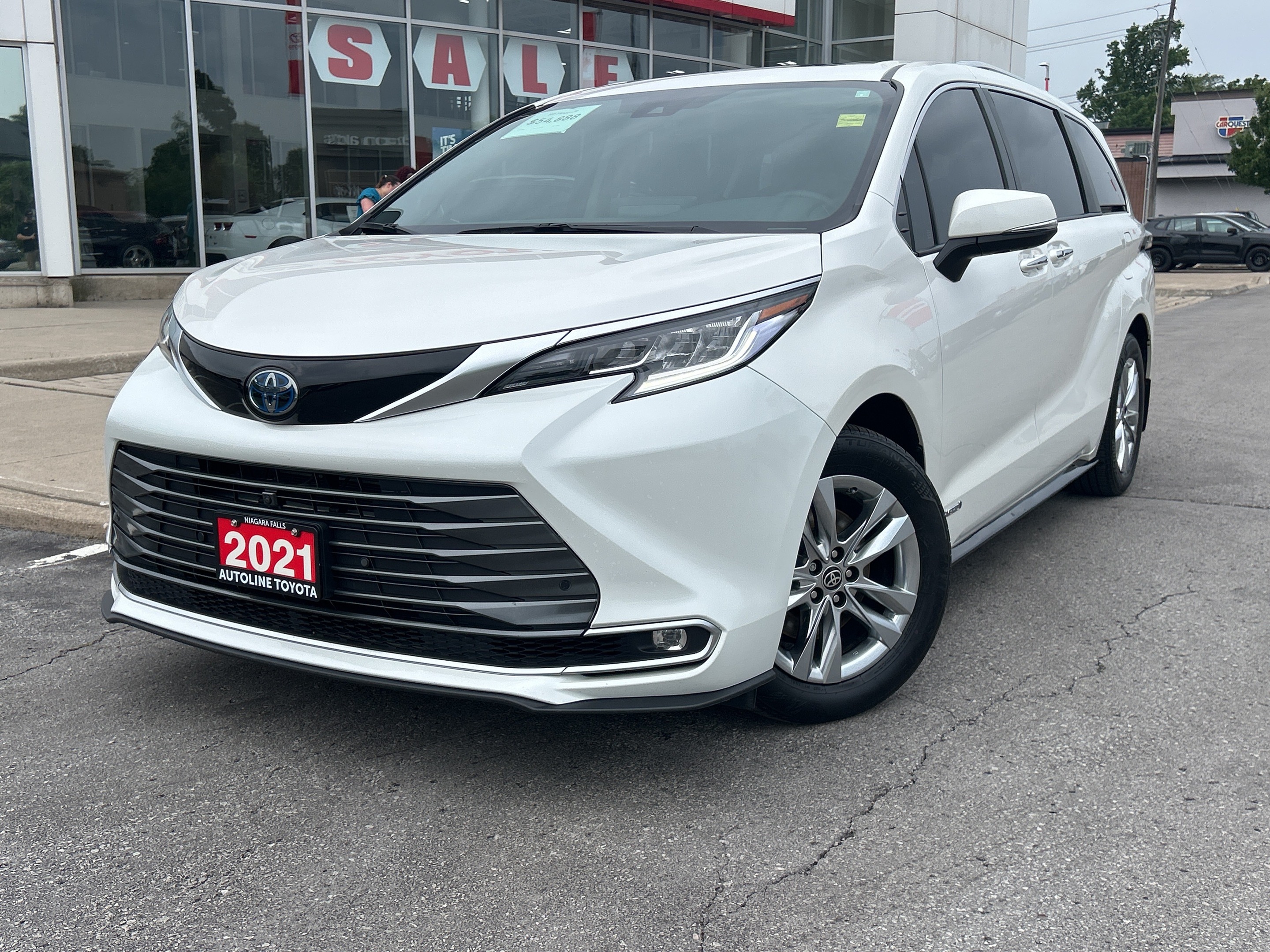 2021 Toyota Sienna LOW KM LOADED LIMITED PACKAGE