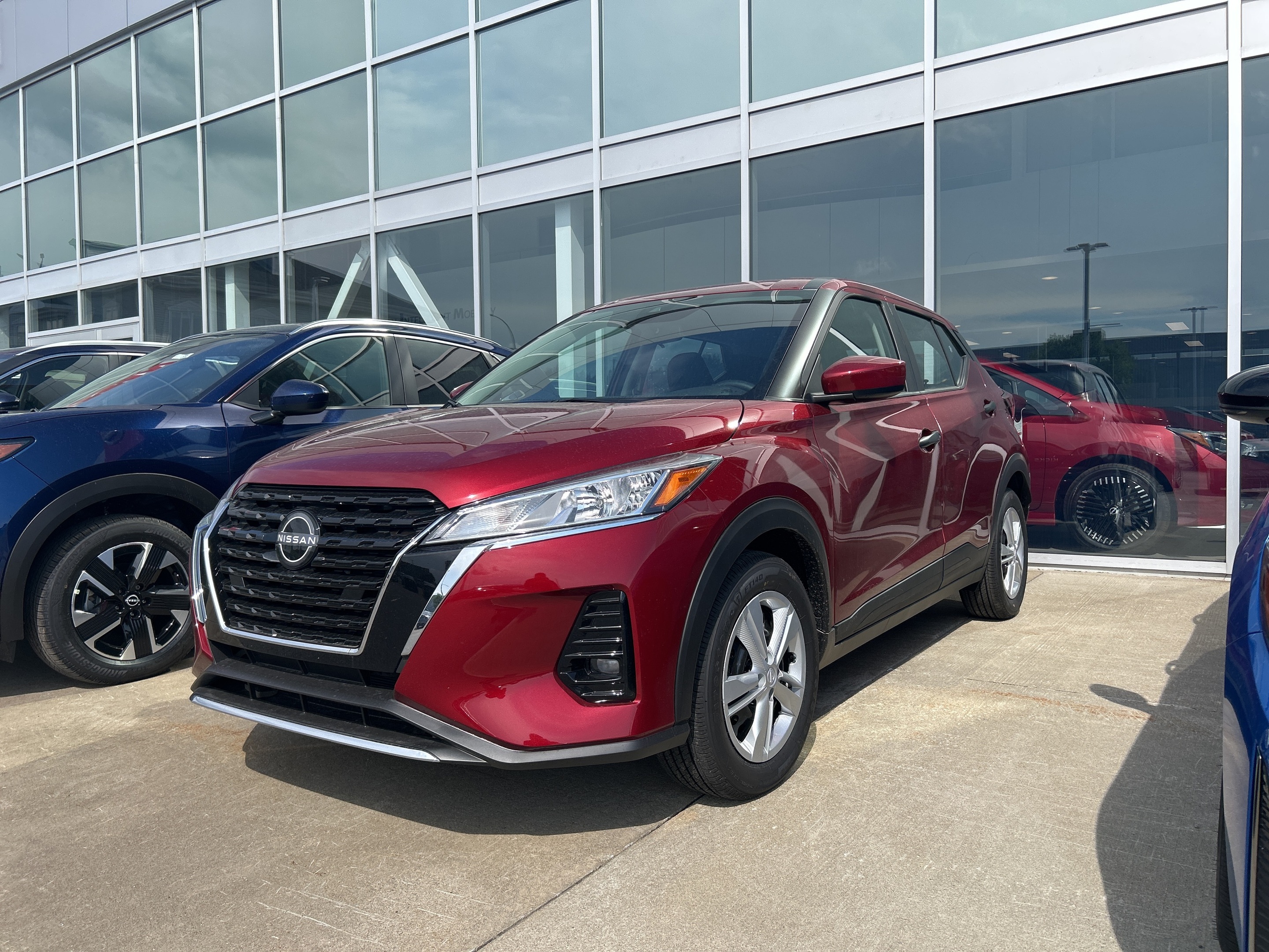 2025 Nissan Kicks Play S FWD