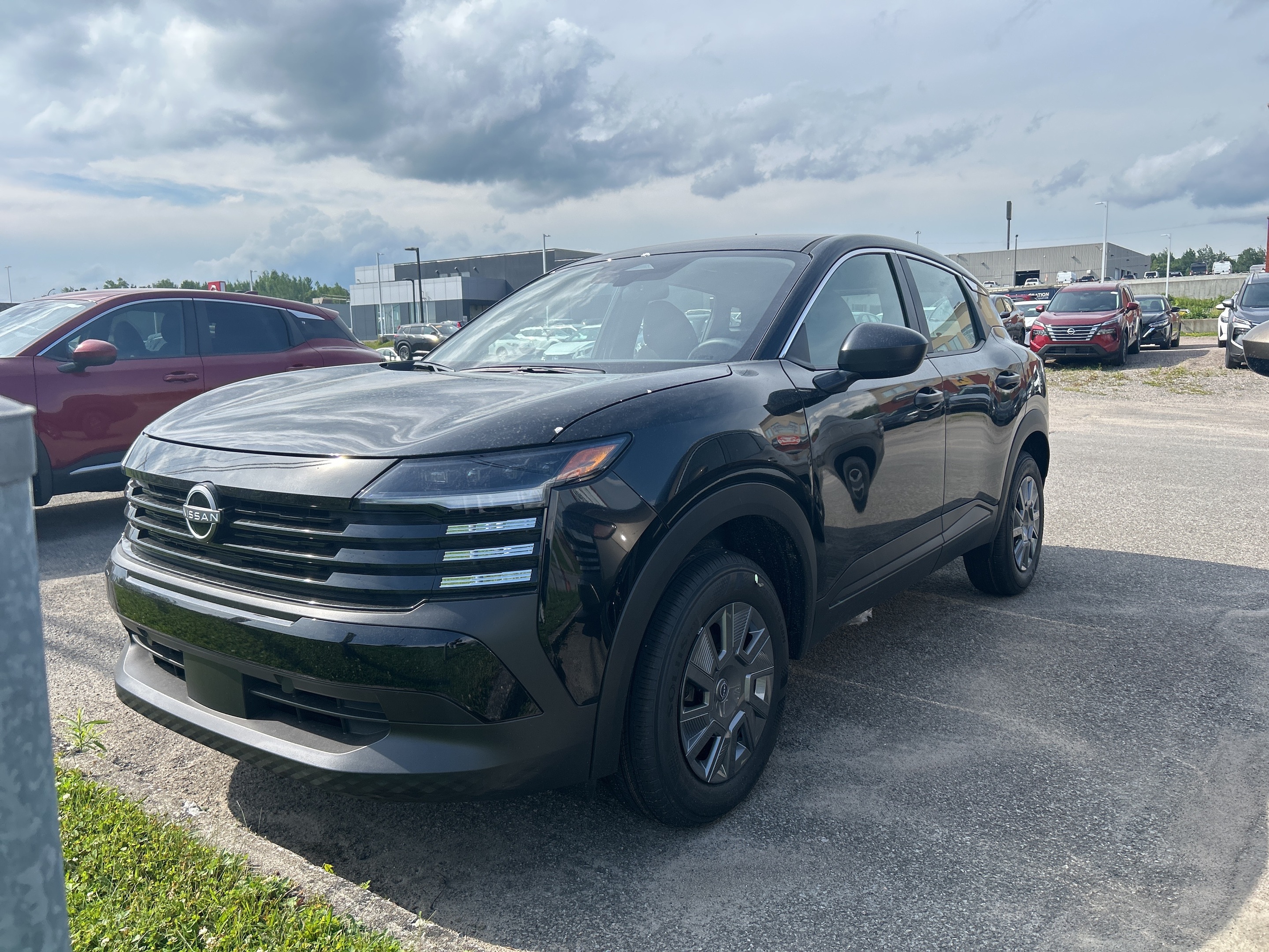 2025 Nissan Kicks S