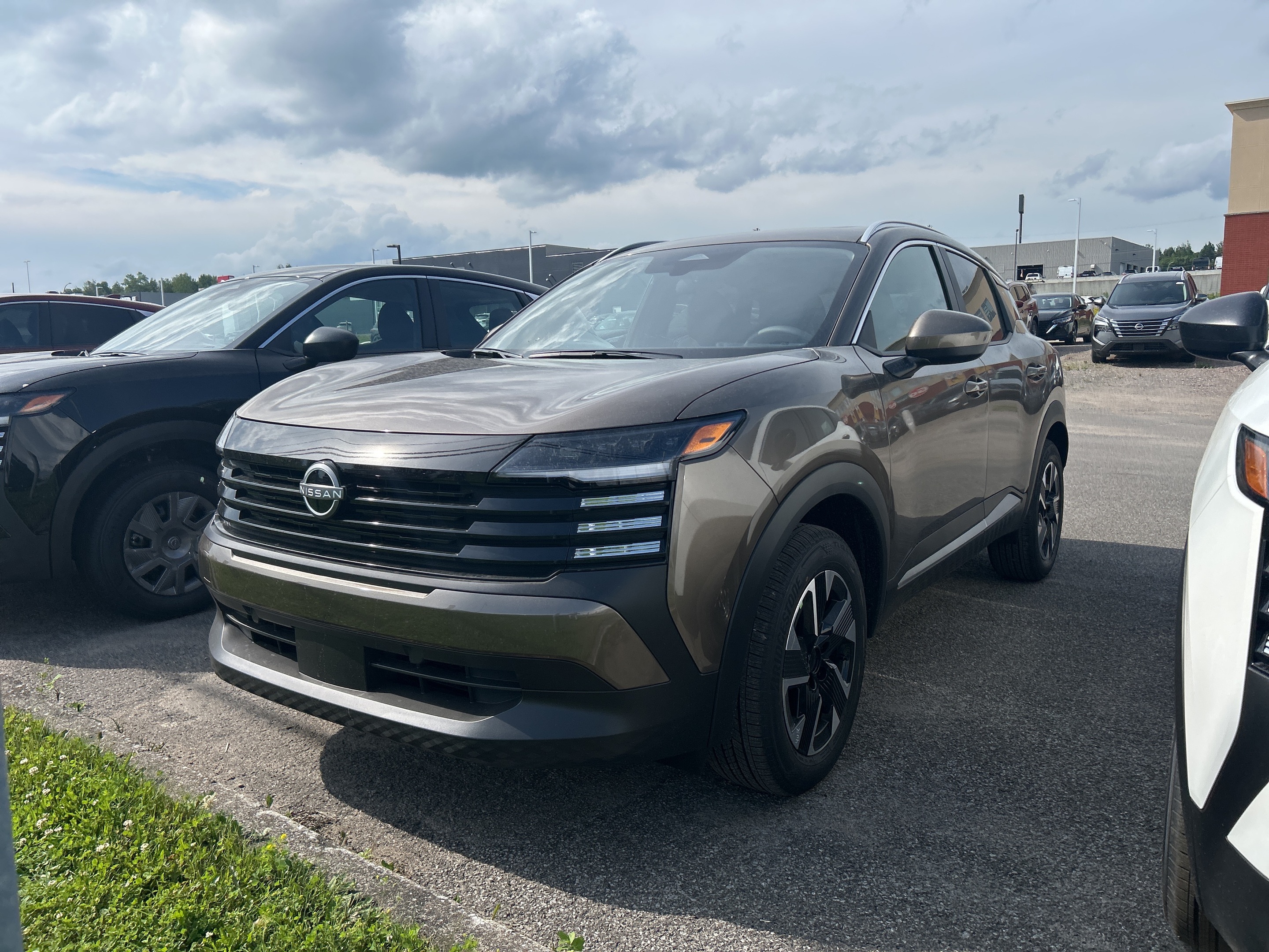 2025 Nissan Kicks SV PREMIUM