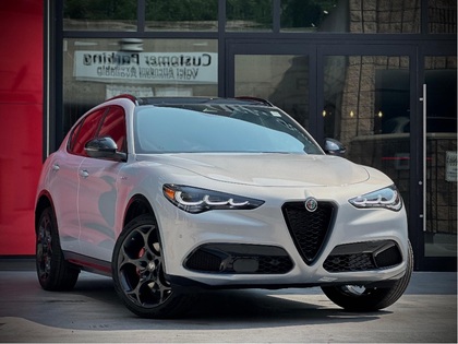 Image 26: 2025 Alfa Romeo Stelvio