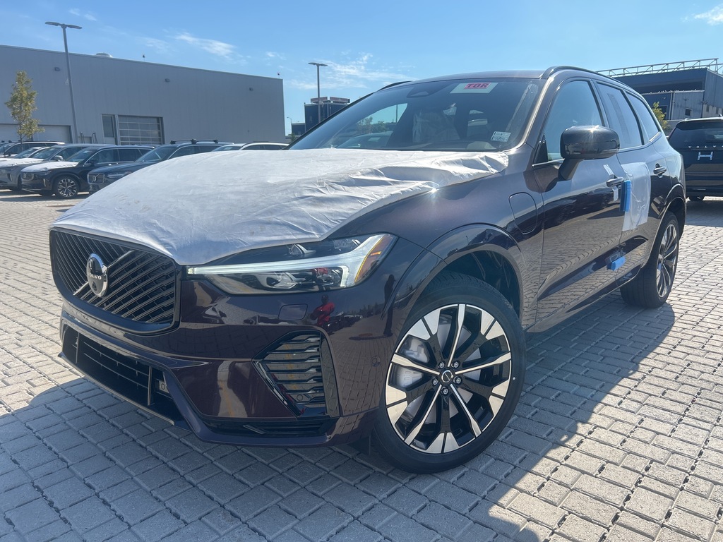 2026 Volvo XC60 Plug-In Hybrid T8 AWD Plus Dark Theme