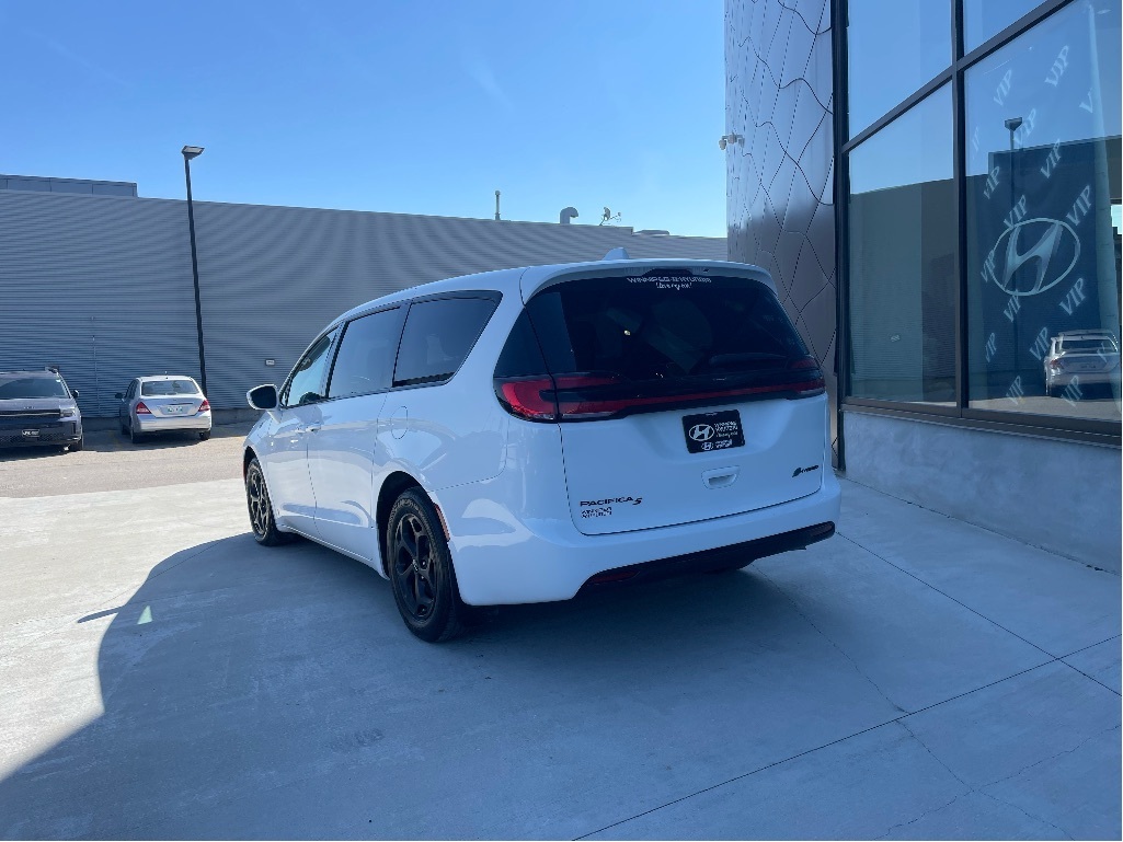 2022 Chrysler Pacifica Hybrid