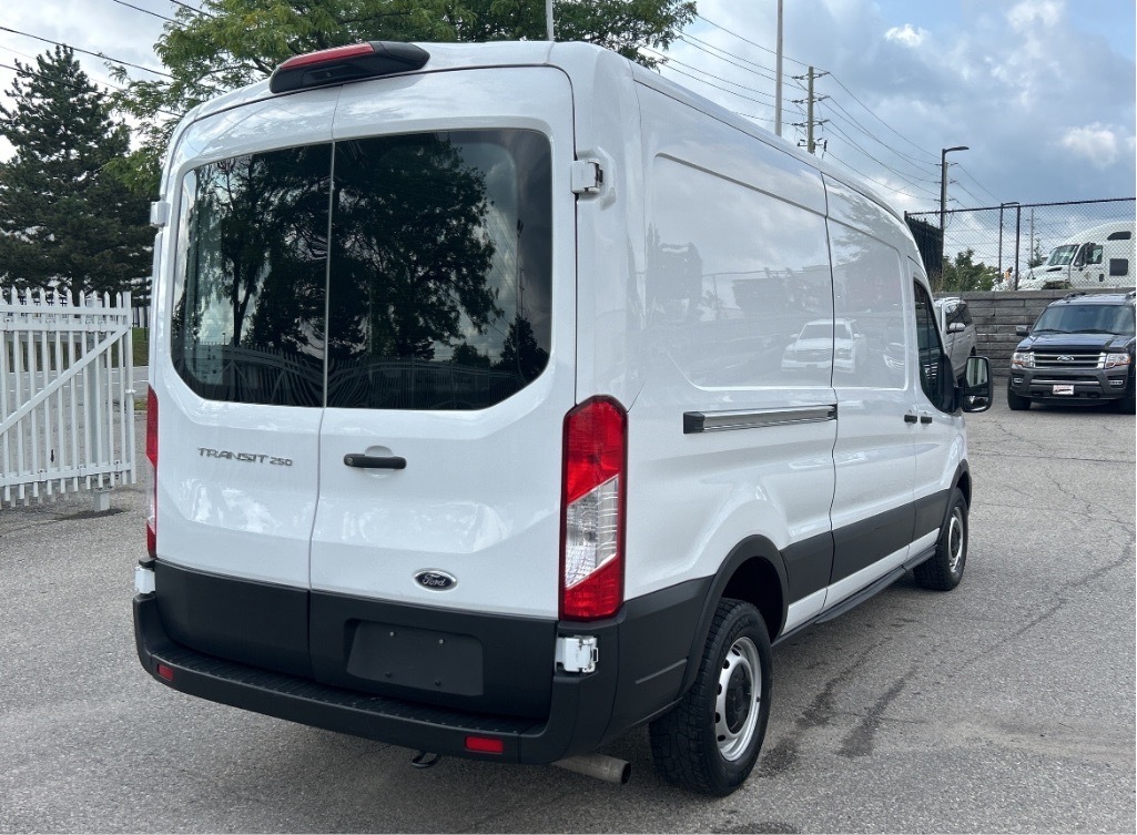 2021 Ford Transit Cargo Van