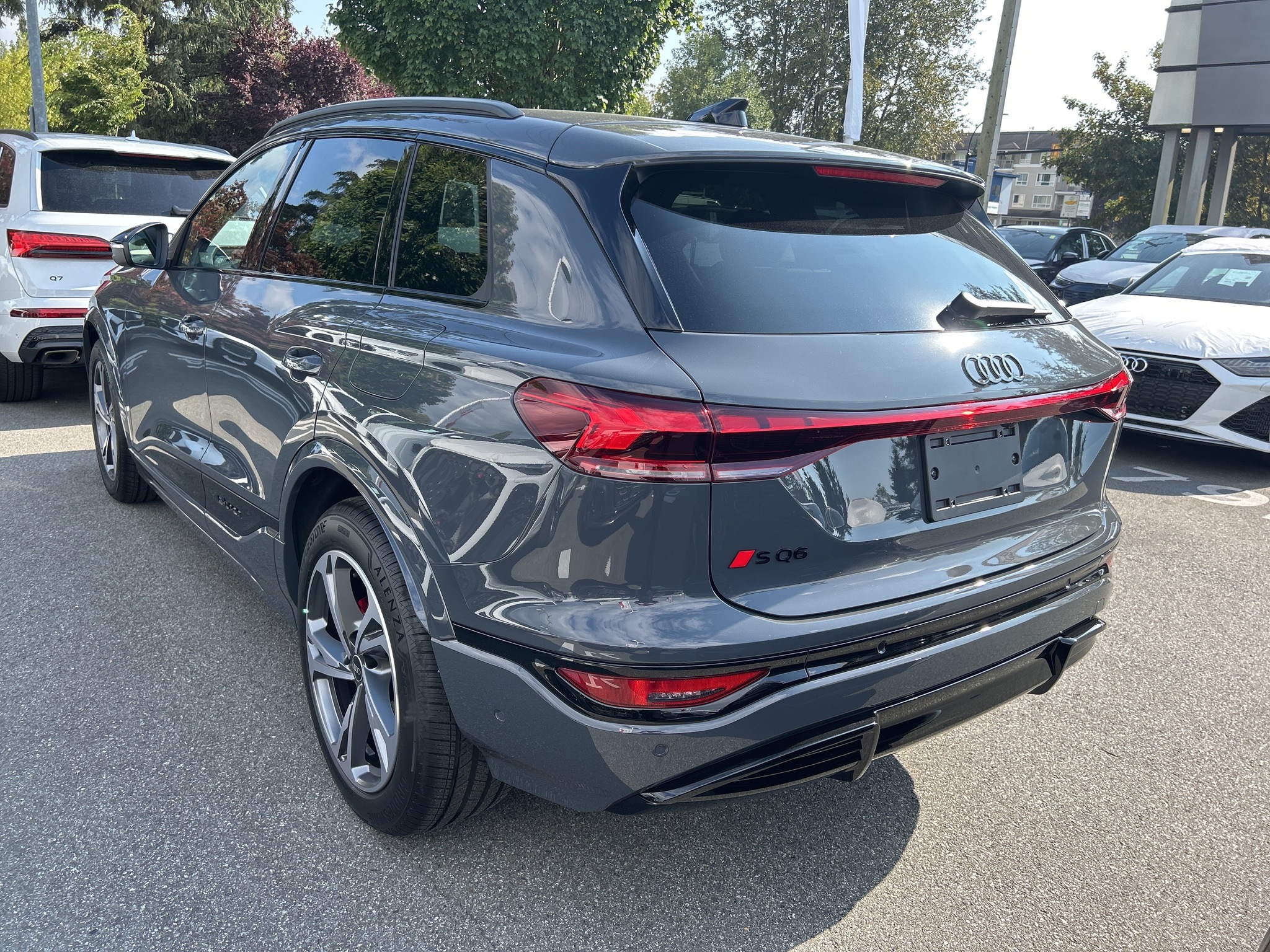 2025 Audi SQ6 e-tron
