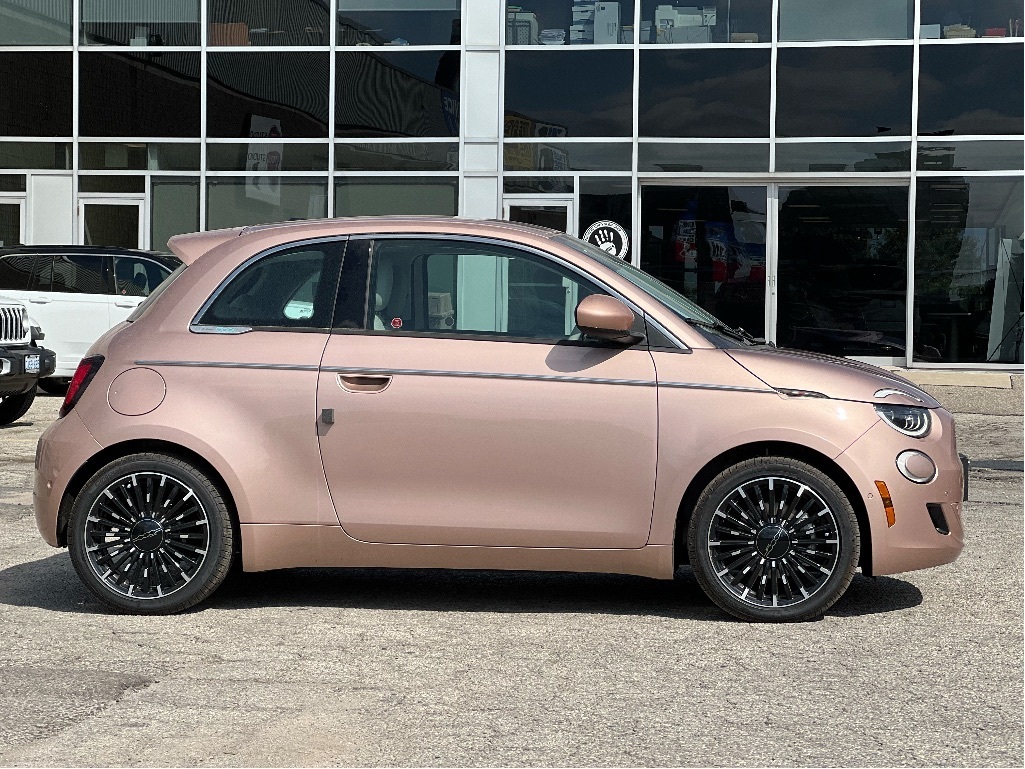 2025 FIAT 500e BEV
