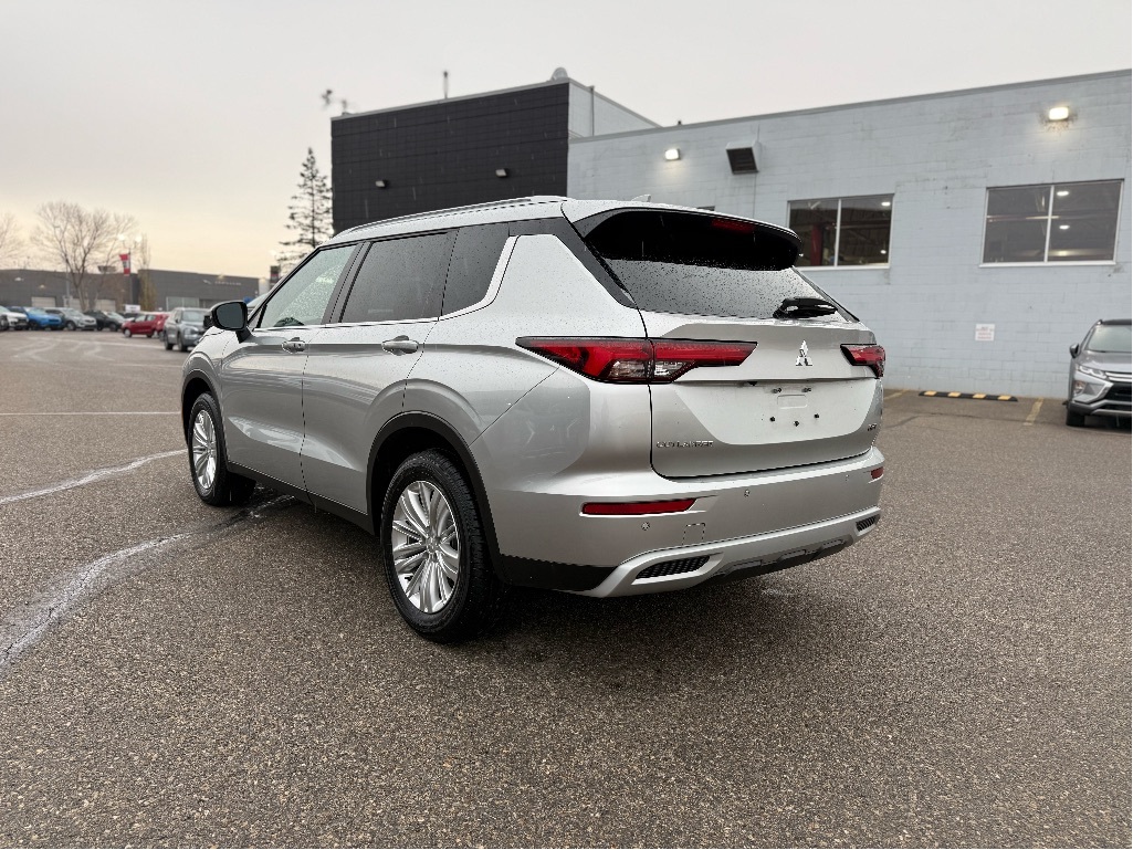 2024 Mitsubishi Outlander