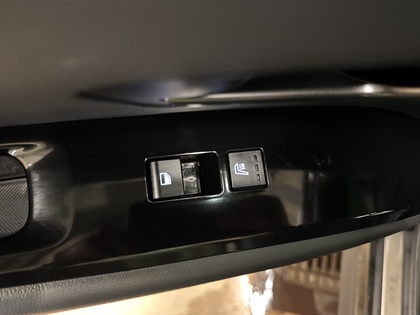 used 2025 Hyundai Tucson Hybrid car, priced at $43,000