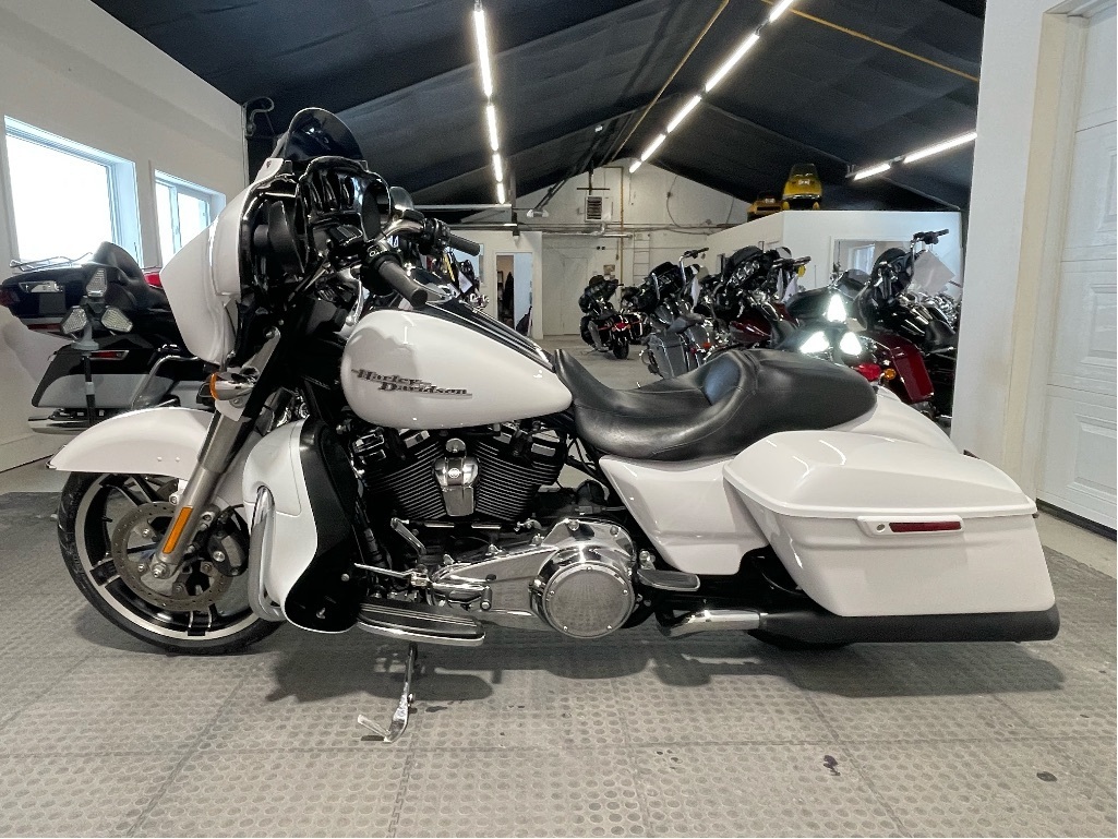 2017 Harley-Davidson Street Glide Special