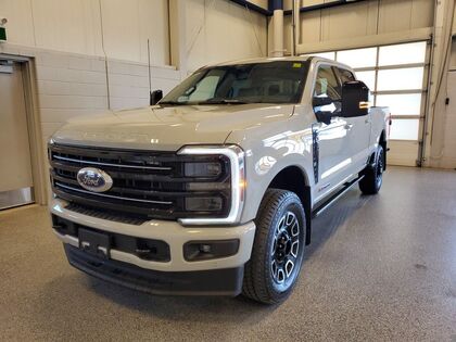 2026 Ford F-350 Super Duty Platinum Crew Cab 4WD