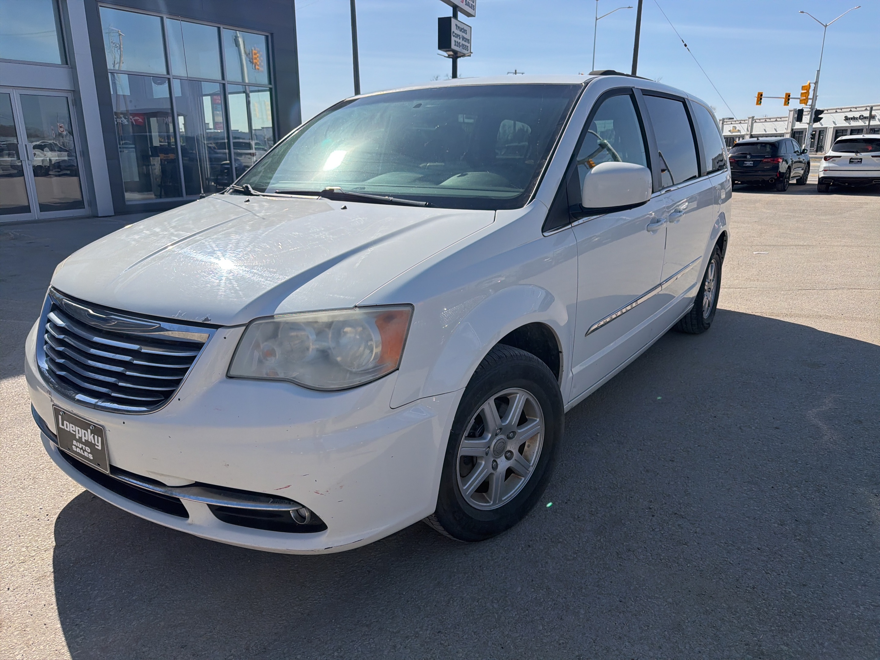 2012 Chrysler Town & Country Touring FWD