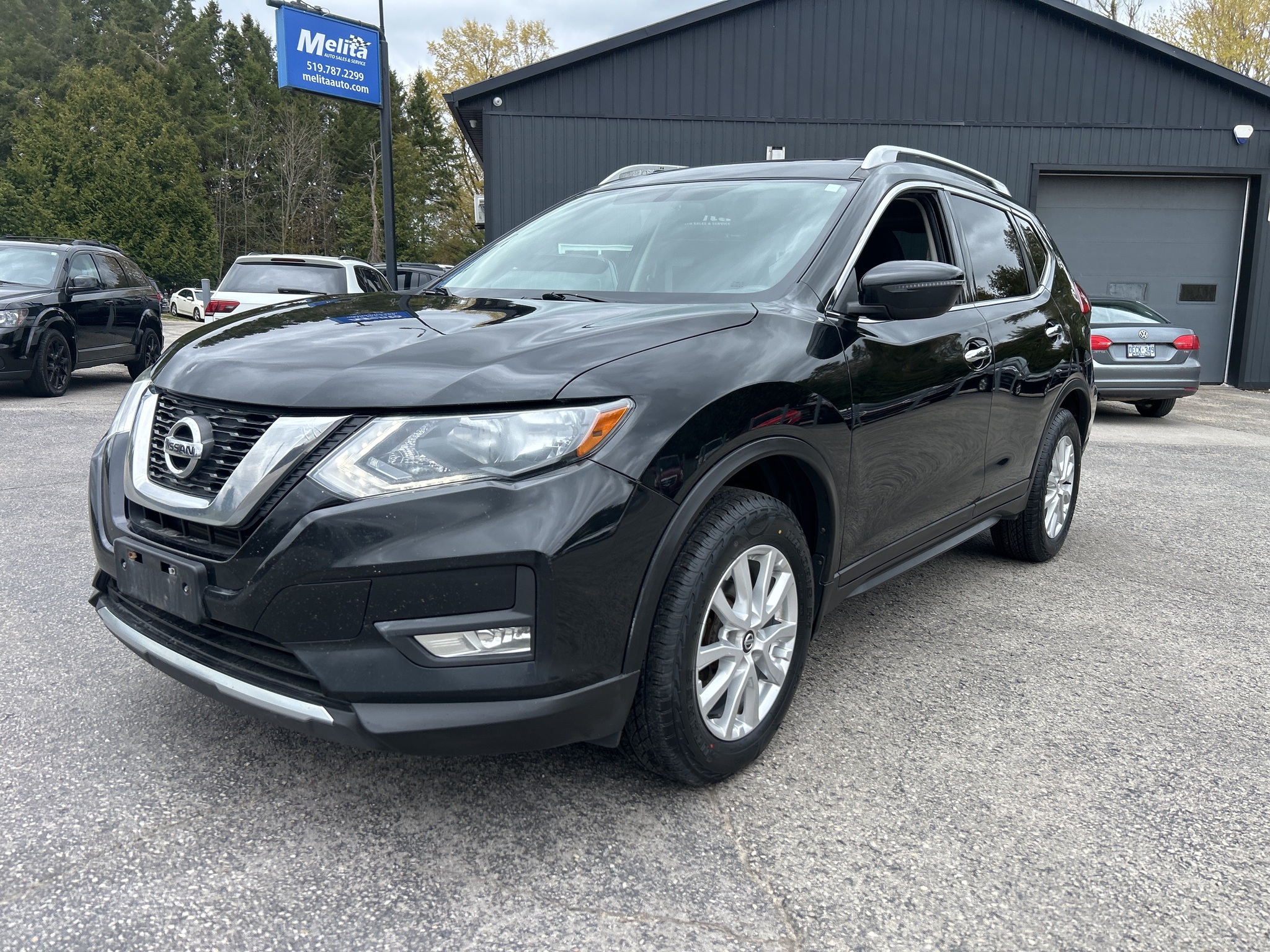 2017 Nissan Rogue SV, Bluetooth, Back Up Cam, Pano Sunroof
